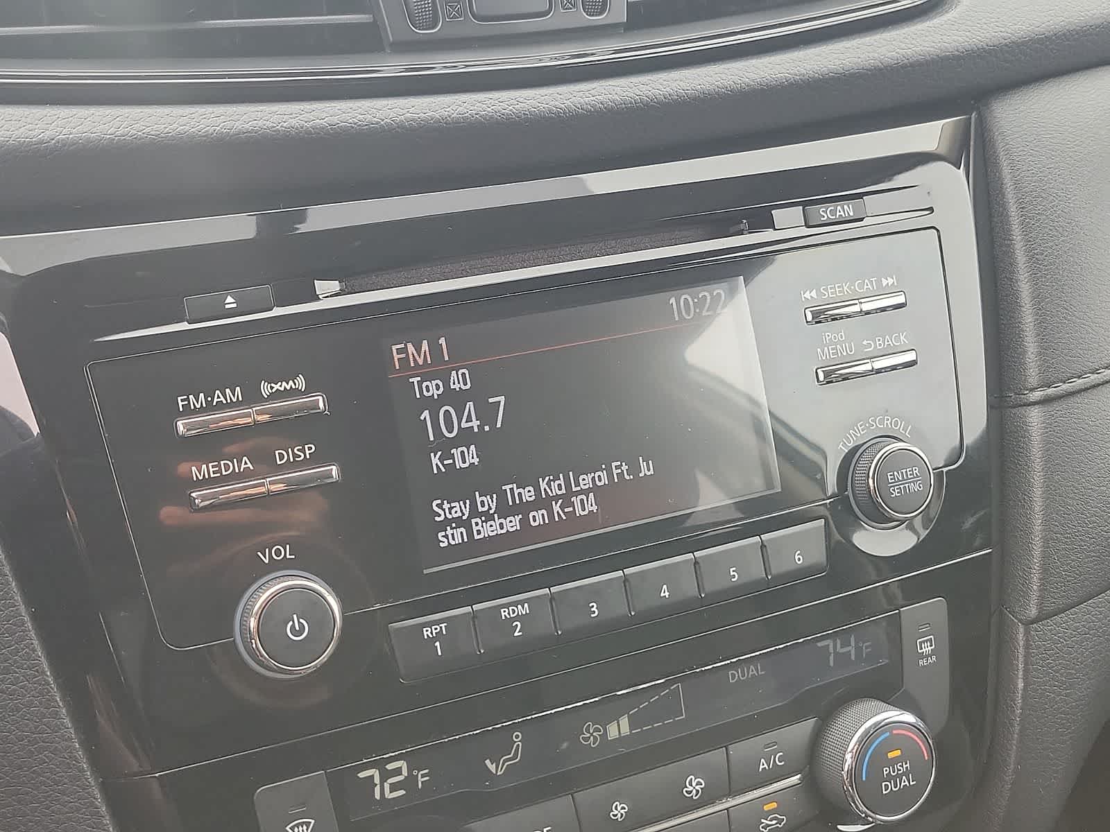 Thumbnail: 2017 Nissan Rogue - 17