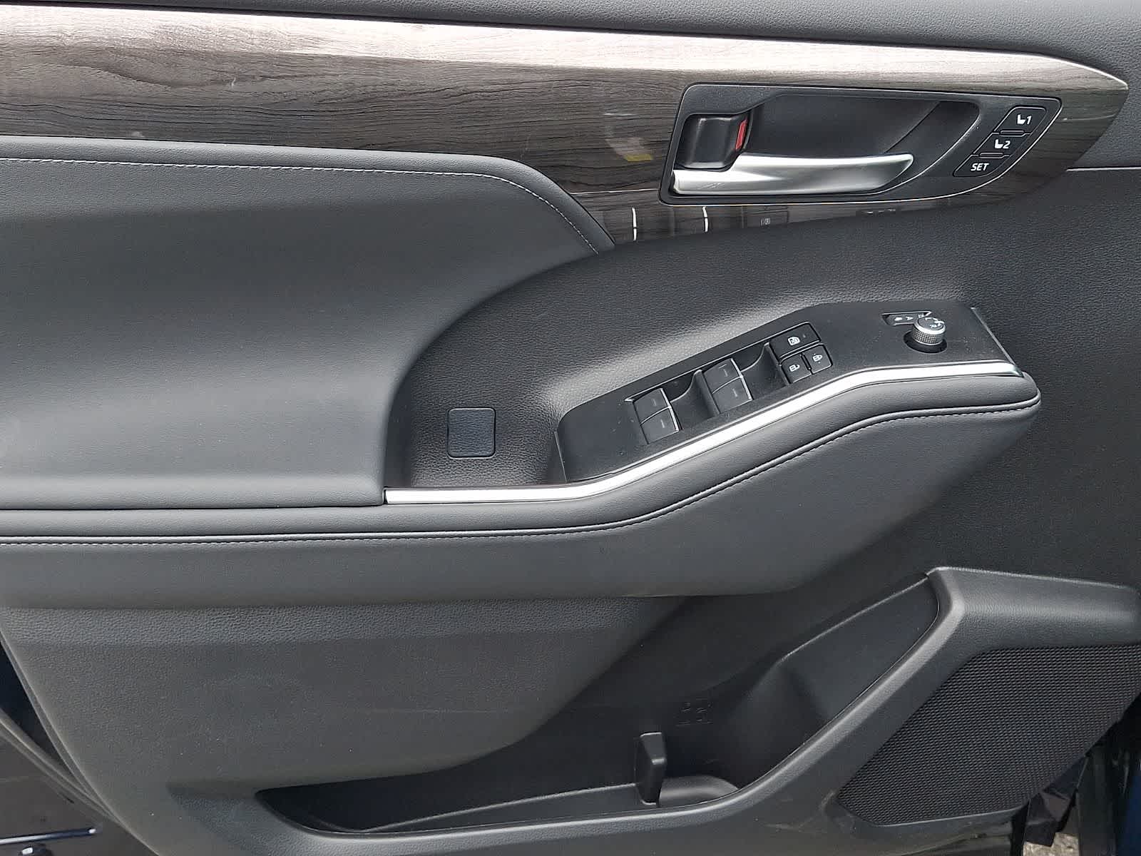Thumbnail: 2026 Toyota Highlander - 11