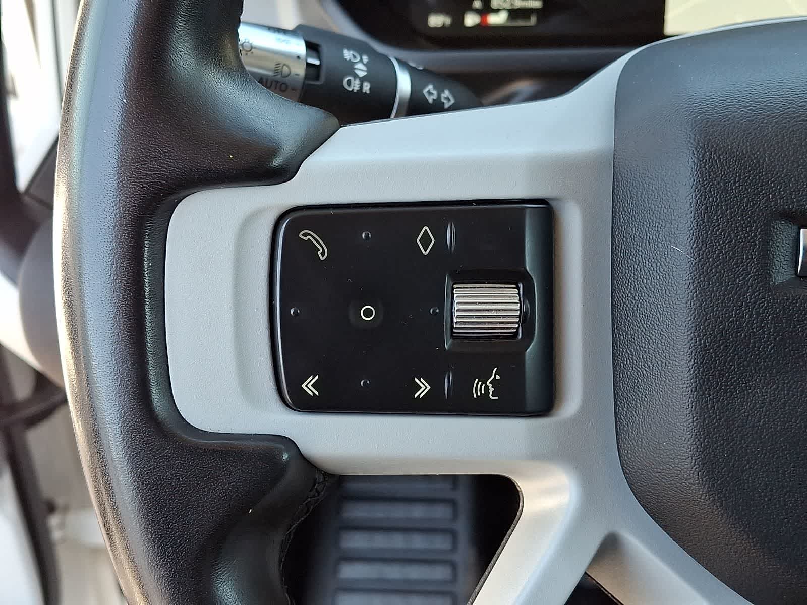 Thumbnail: 2022 Land Rover Defender - 23