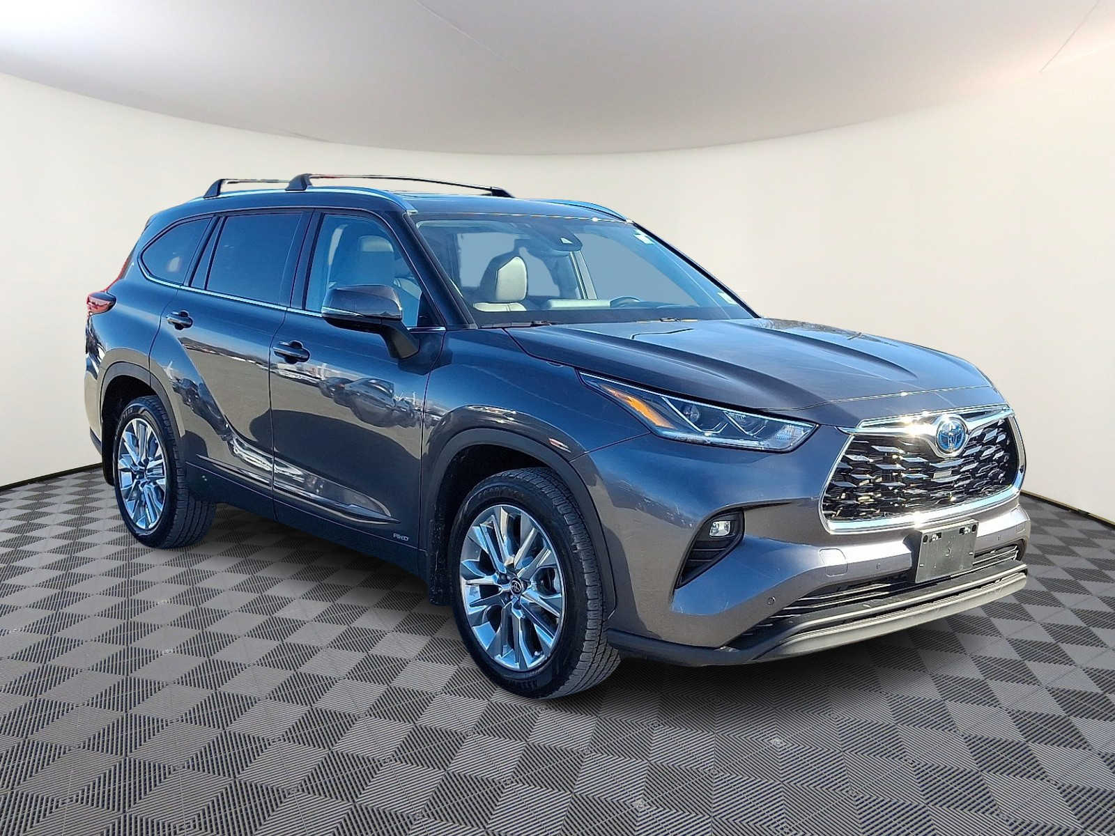 Thumbnail: 2023 Toyota Highlander - 5