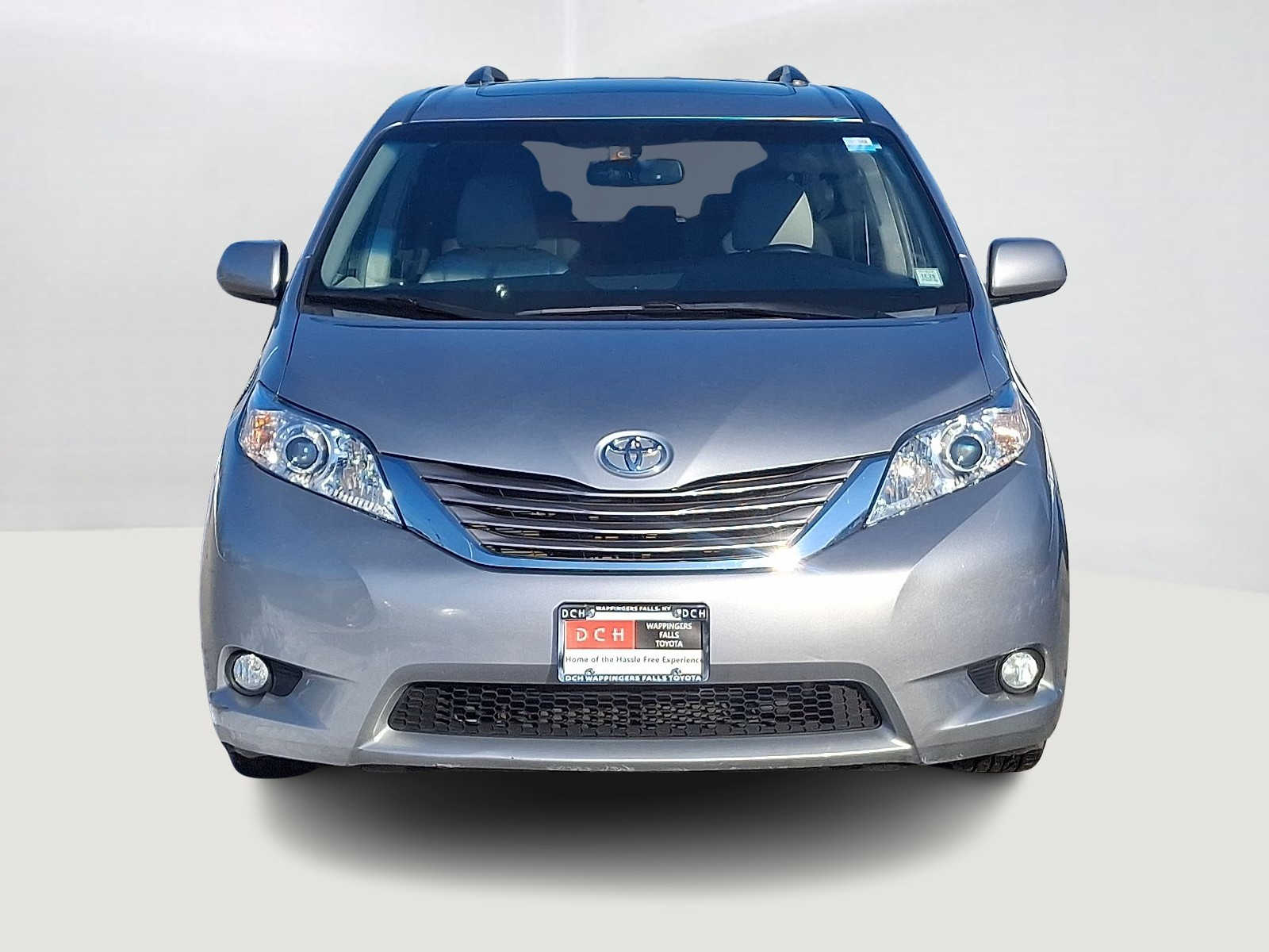 Thumbnail: 2015 Toyota Sienna - 3