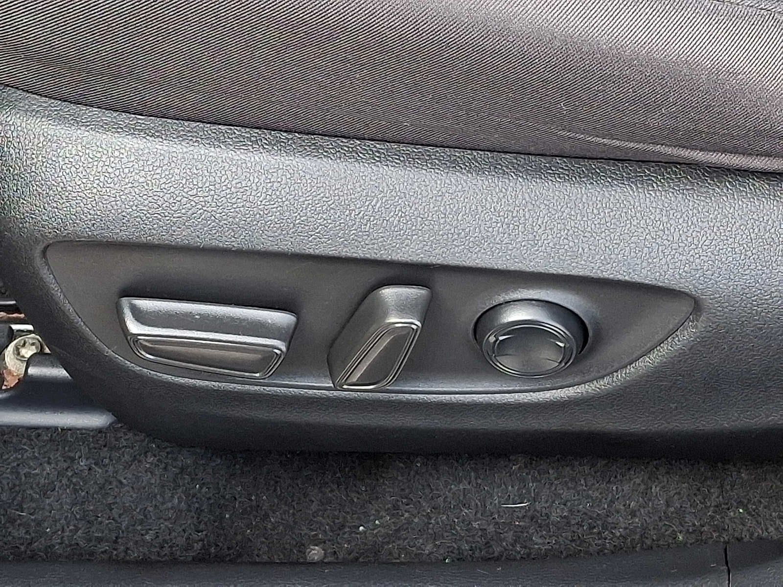 Thumbnail: 2021 Toyota RAV4 - 28