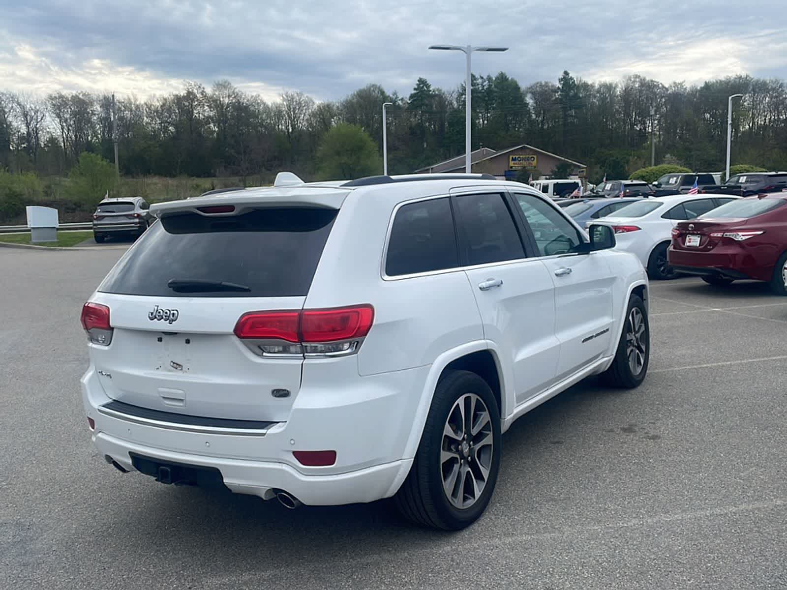 Thumbnail: 2017 Jeep Grand Cherokee - 9