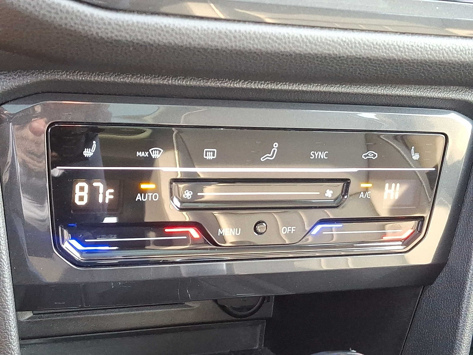 Thumbnail: 2022 Volkswagen Tiguan - 18