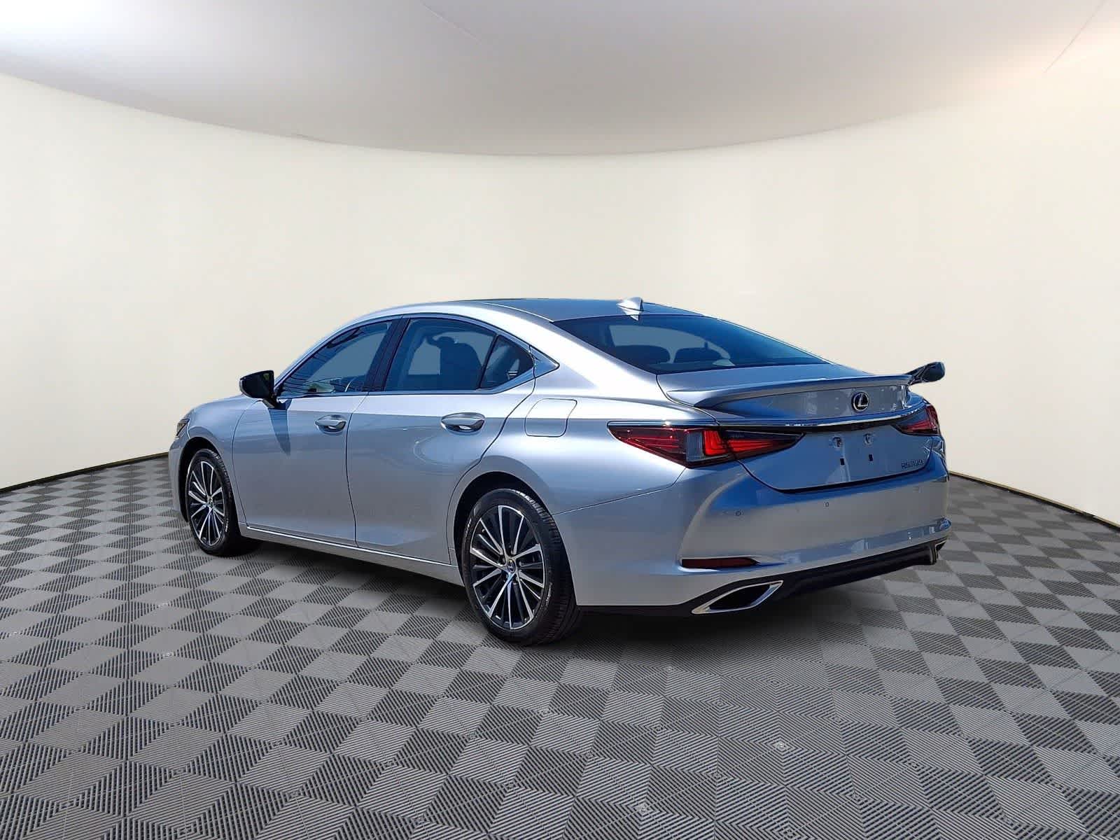 Thumbnail: 2024 Lexus ES - 7