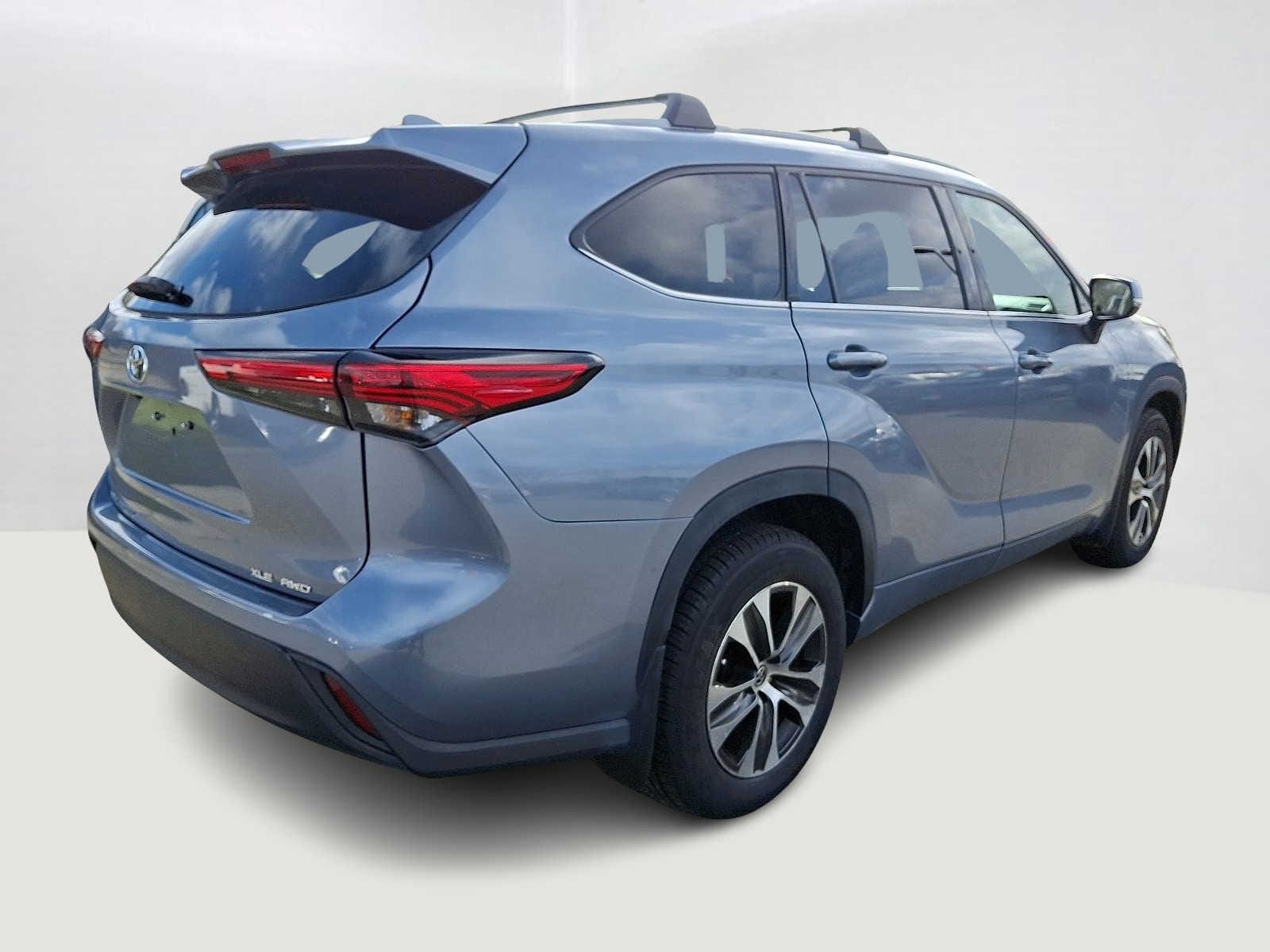 Thumbnail: 2022 Toyota Highlander - 6