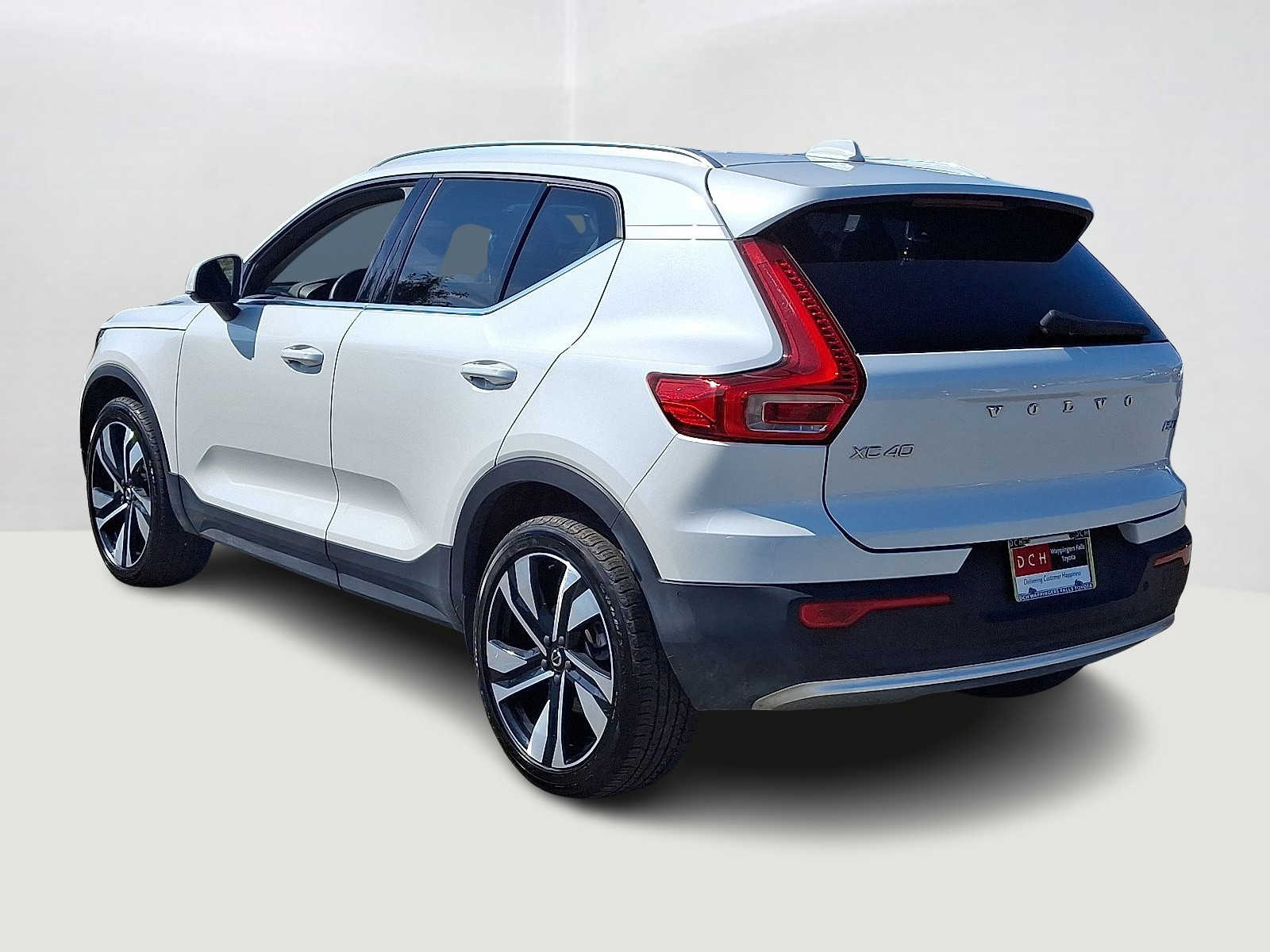 Thumbnail: 2024 Volvo XC40 - 7