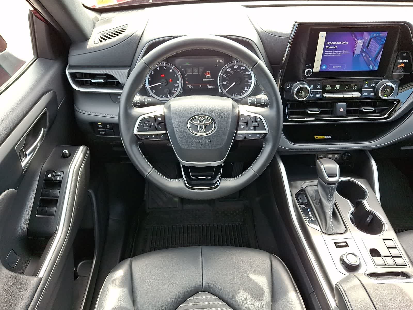 Thumbnail: 2023 Toyota Highlander - 15