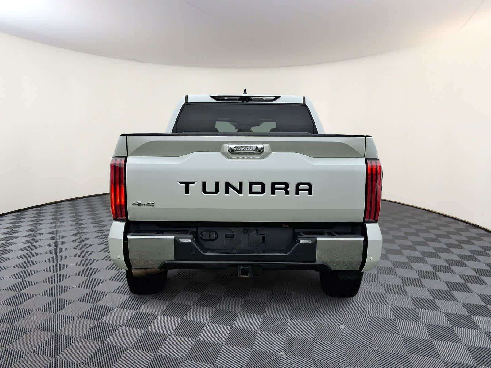 Thumbnail: 2022 Toyota Tundra - 7