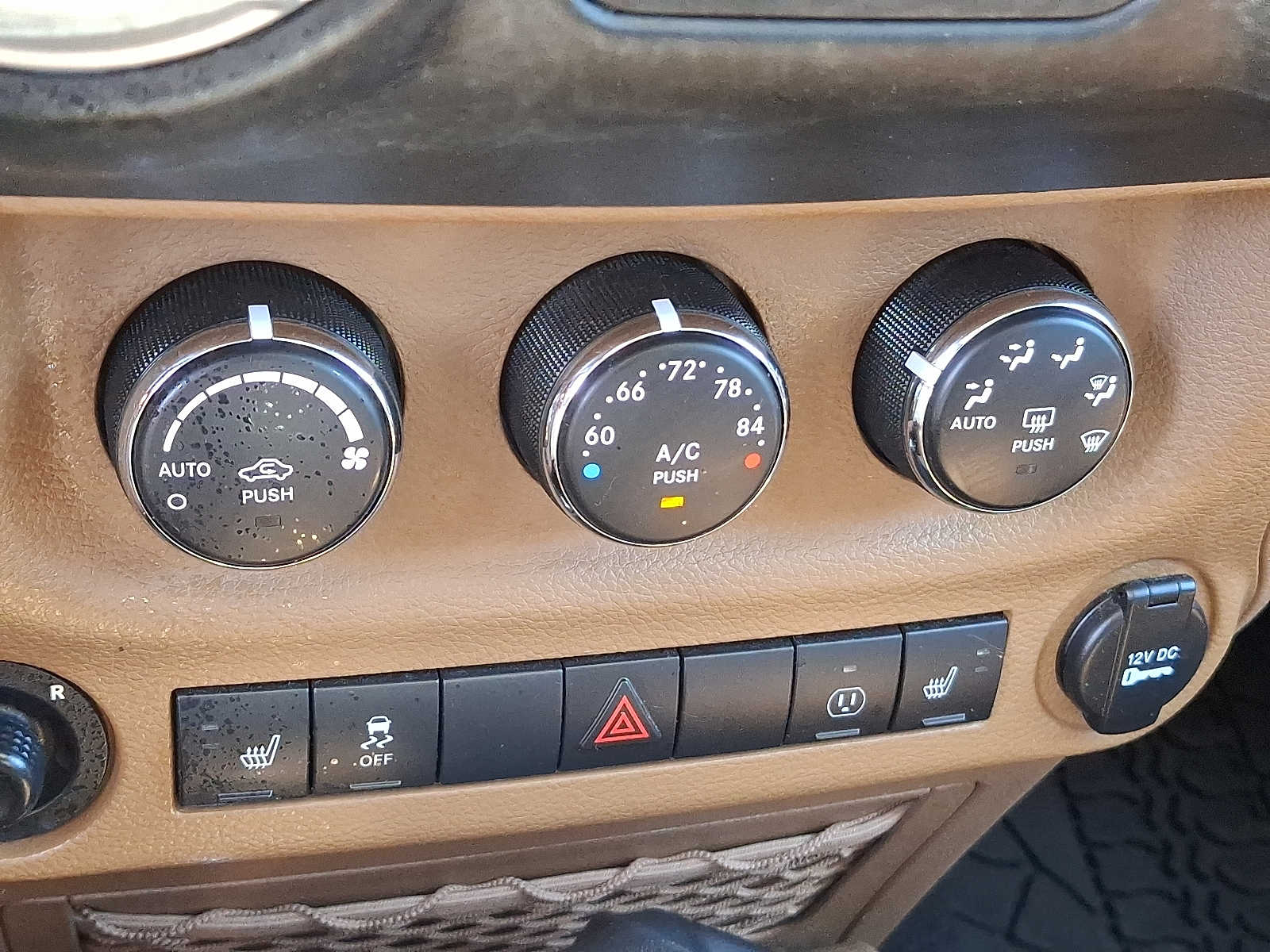 Thumbnail: 2013 Jeep Wrangler - 16