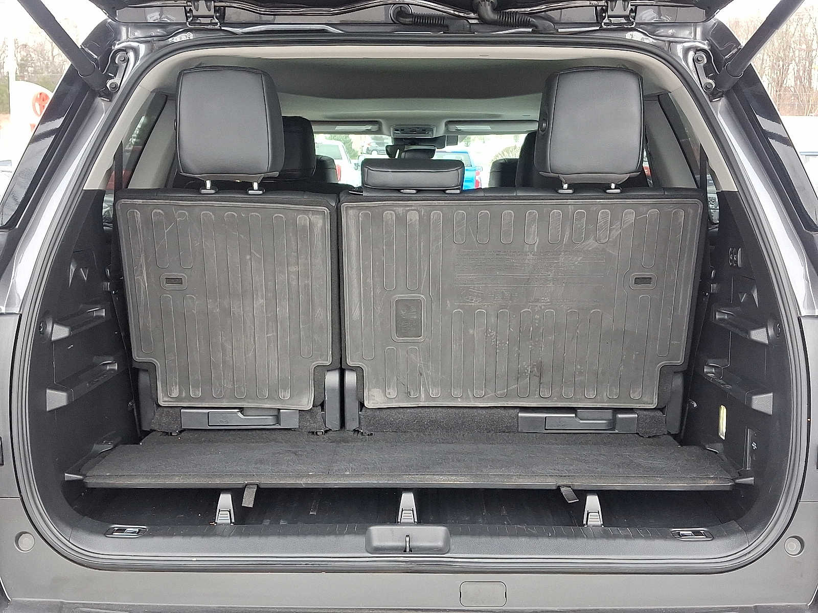 Thumbnail: 2023 Toyota Sequoia - 32