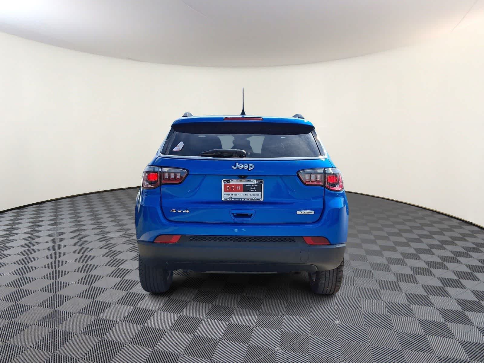 Thumbnail: 2023 Jeep Compass - 6