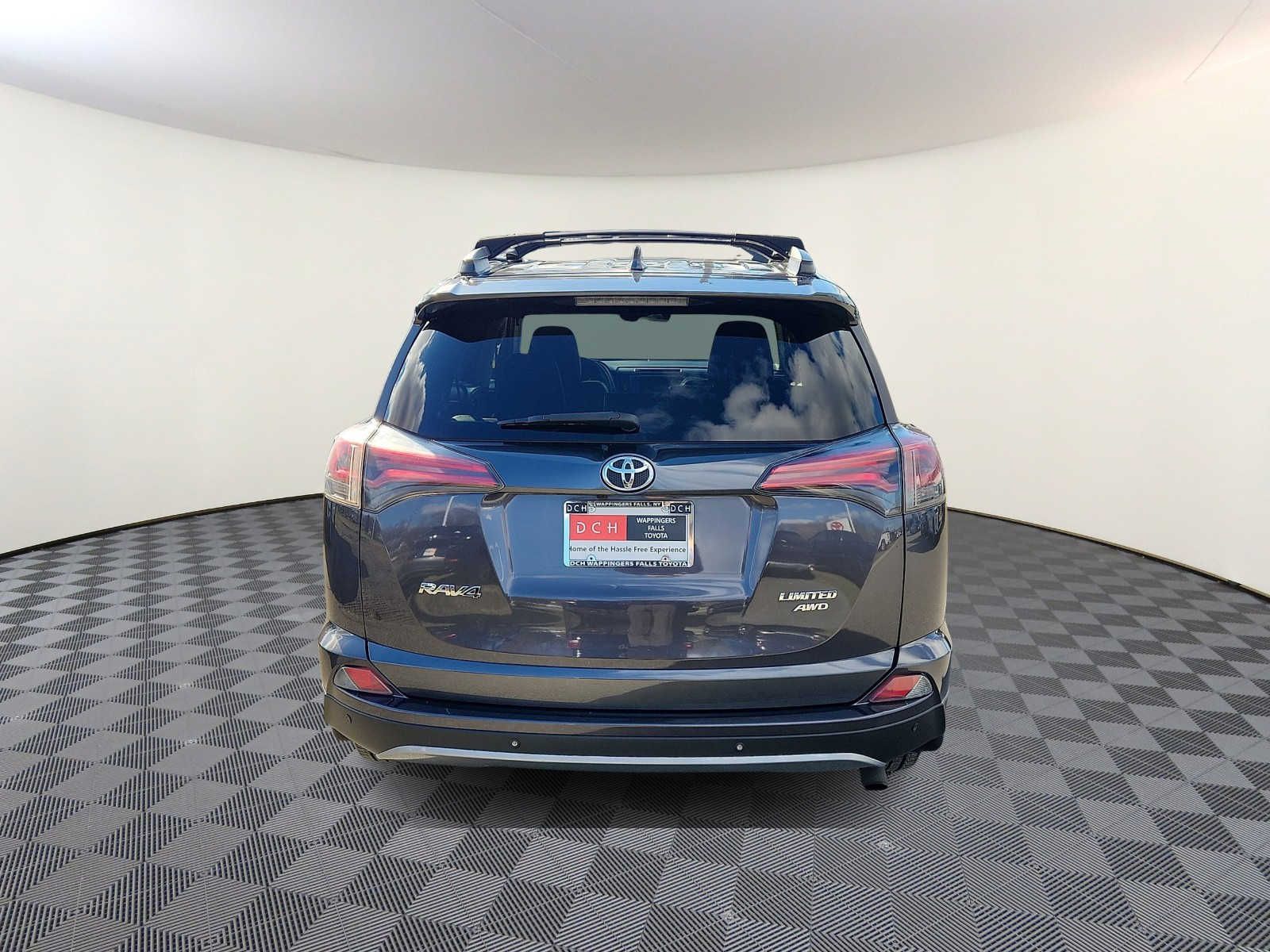 Thumbnail: 2017 Toyota RAV4 - 7