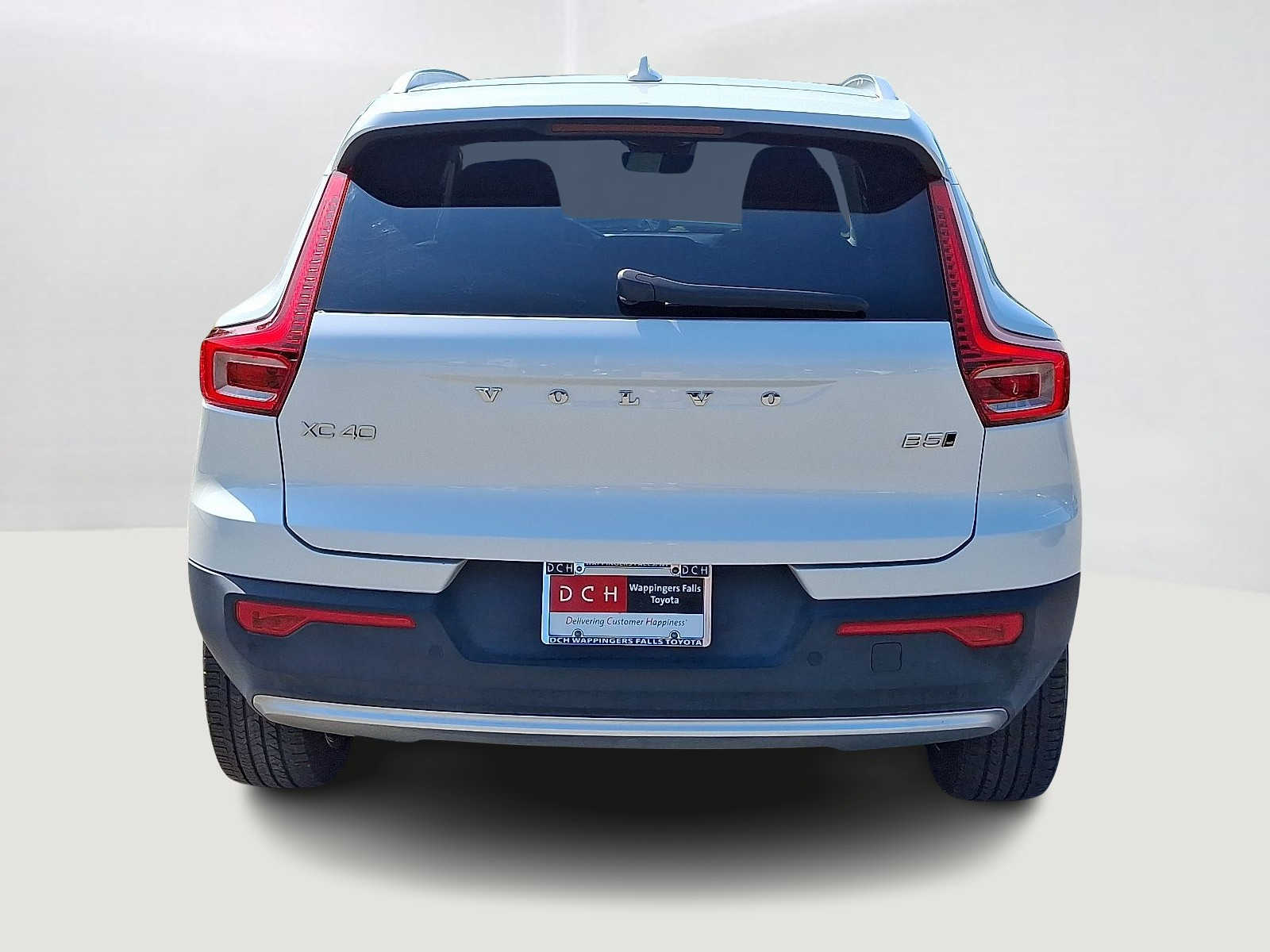 Thumbnail: 2024 Volvo XC40 - 6