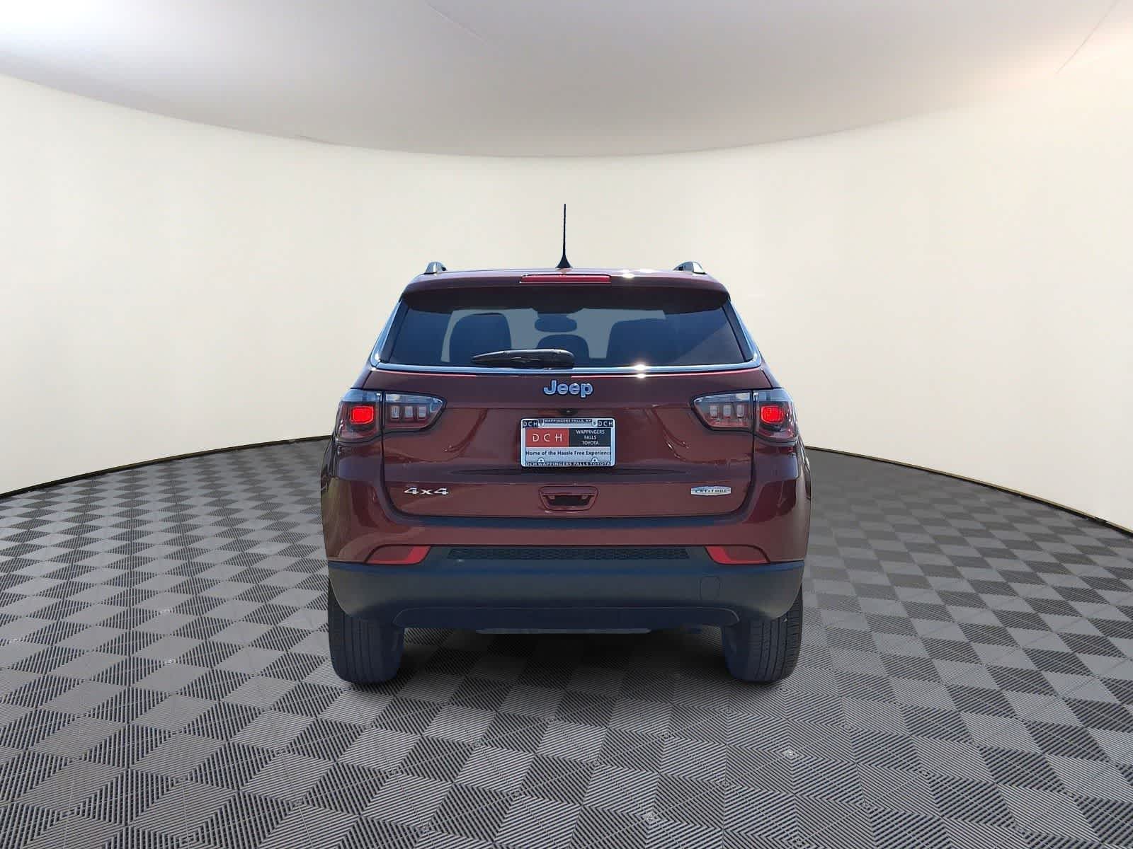 Thumbnail: 2022 Jeep Compass - 6