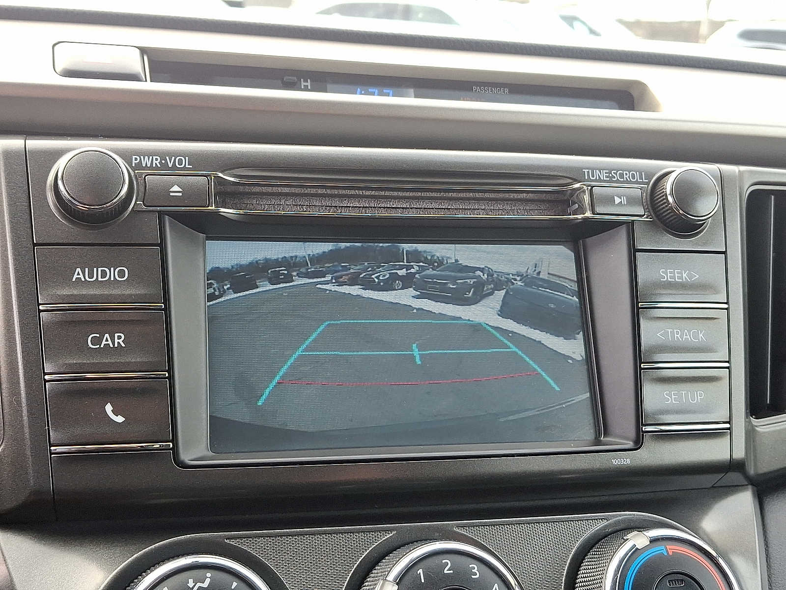 Thumbnail: 2015 Toyota RAV4 - 19