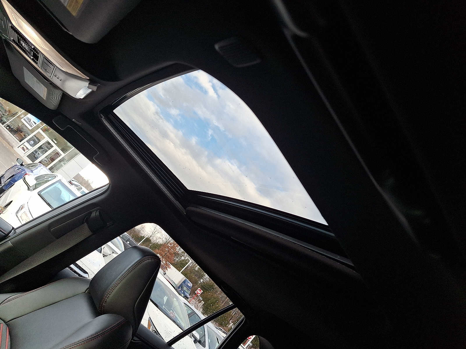 Thumbnail: 2023 Toyota RAV4 - 16