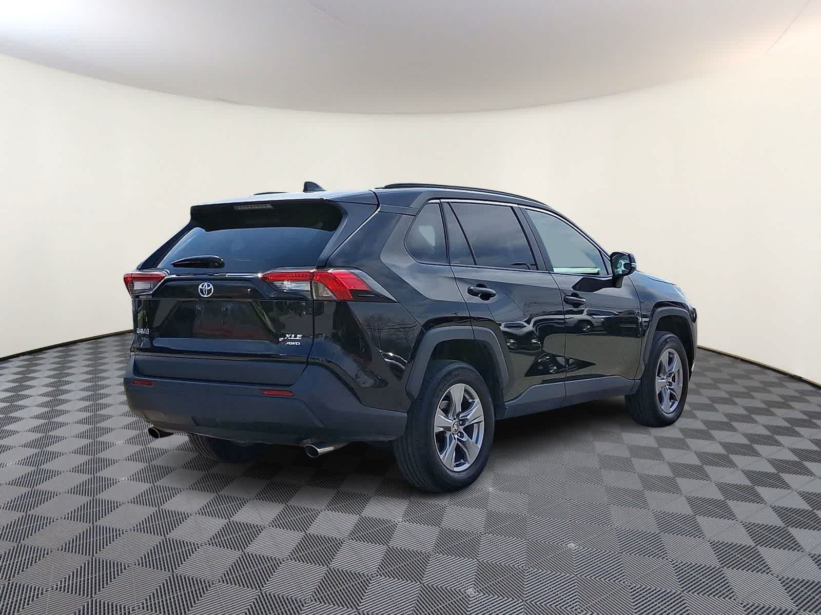Thumbnail: 2025 Toyota RAV4 - 6