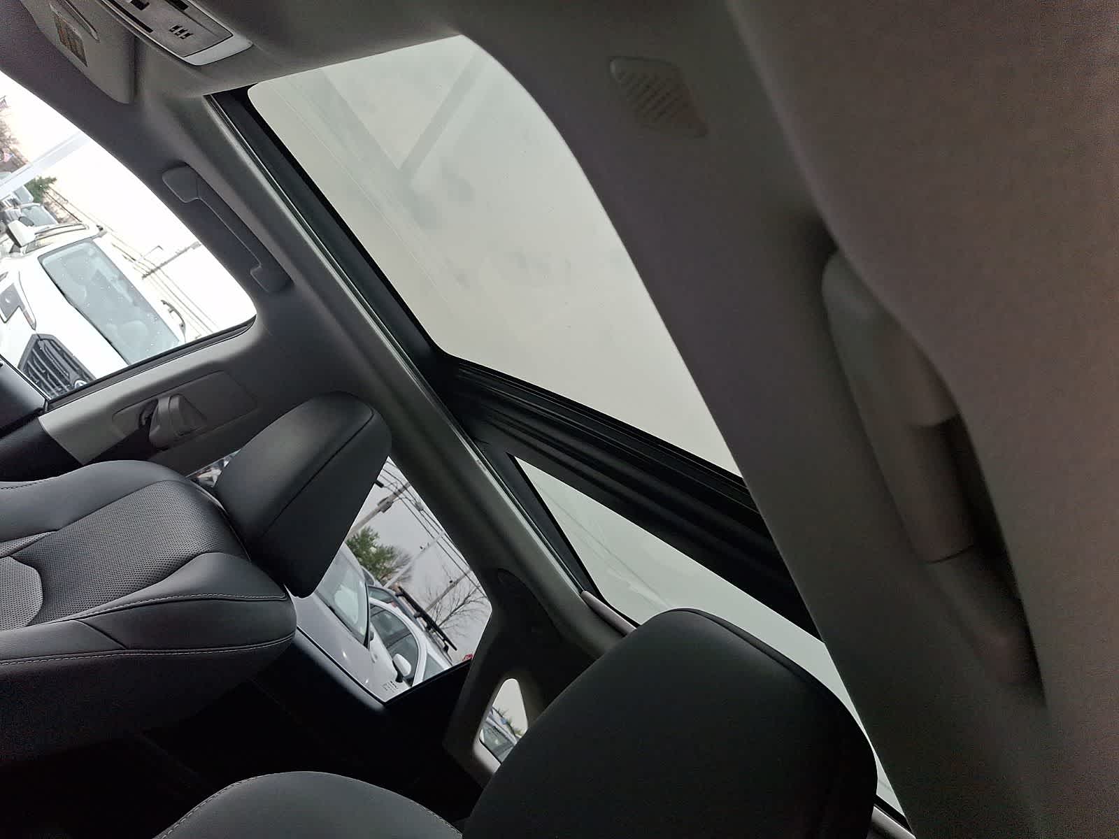 Thumbnail: 2022 Lexus RX - 15