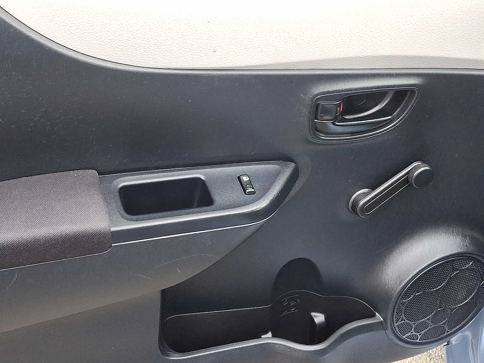 Thumbnail: 2014 Toyota Yaris - 14