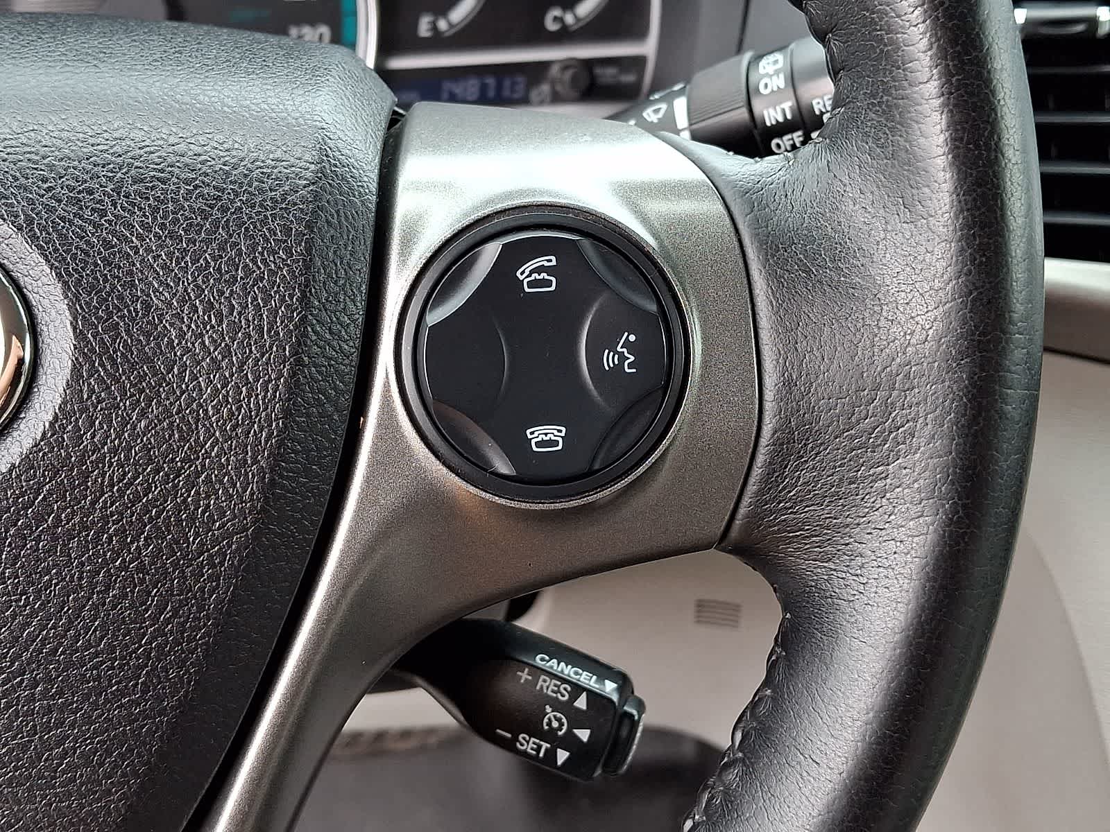 Thumbnail: 2015 Toyota Venza - 26