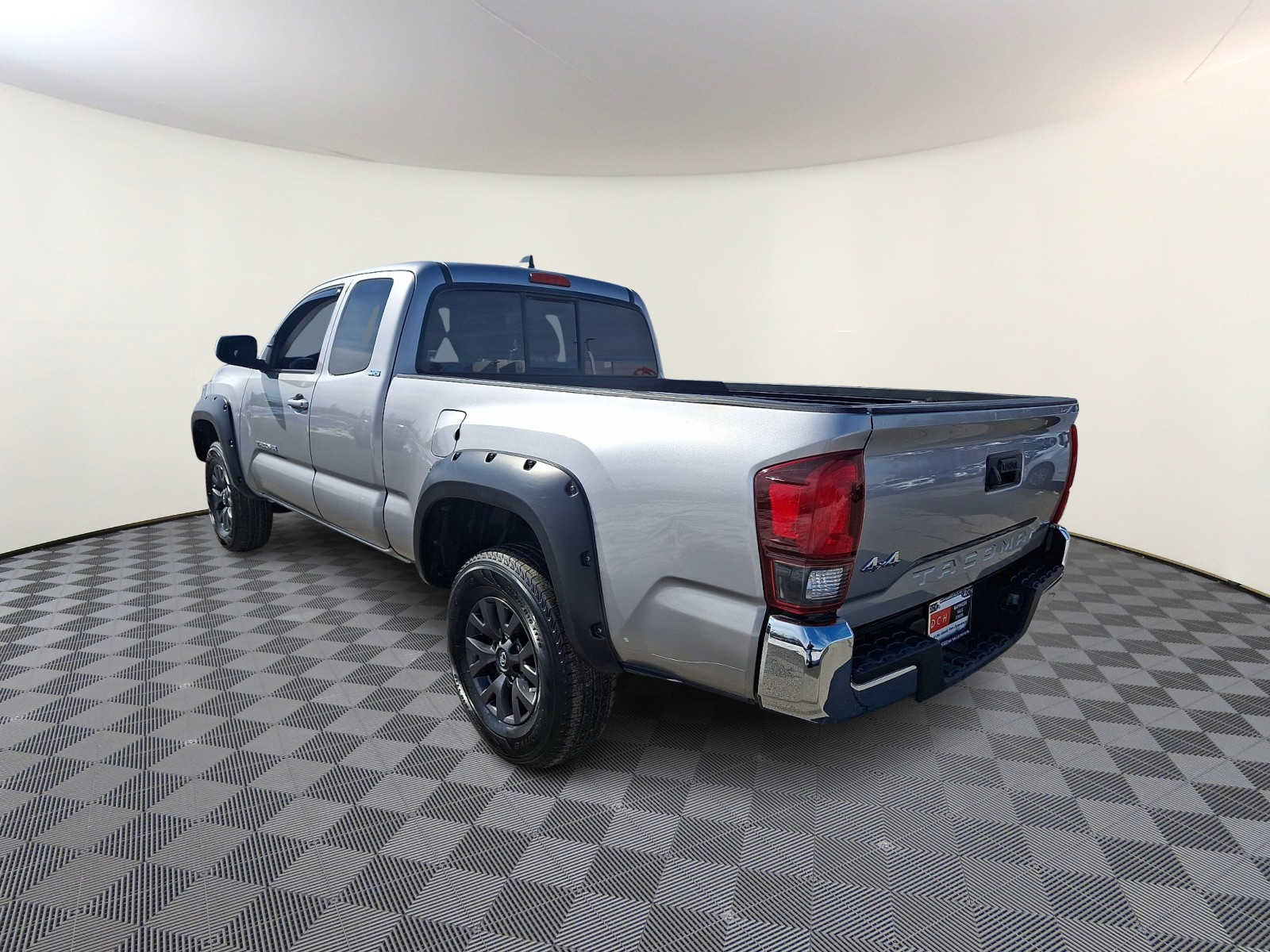 Thumbnail: 2020 Toyota Tacoma - 9