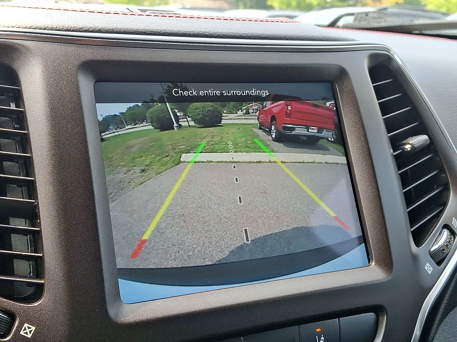 Thumbnail: 2021 Jeep Cherokee - 20