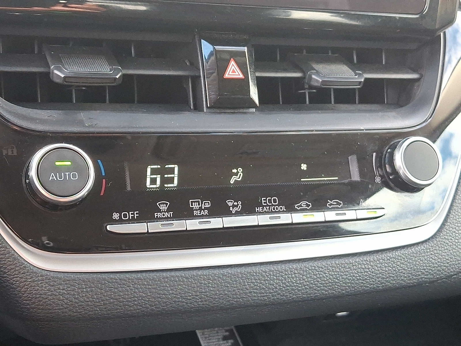 Thumbnail: 2025 Toyota Corolla - 15