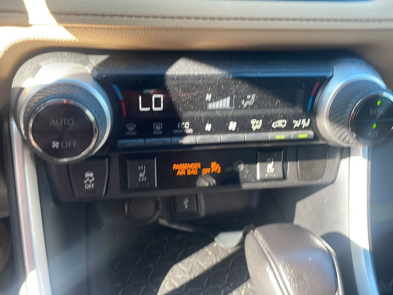 Thumbnail: 2021 Toyota RAV4 - 17