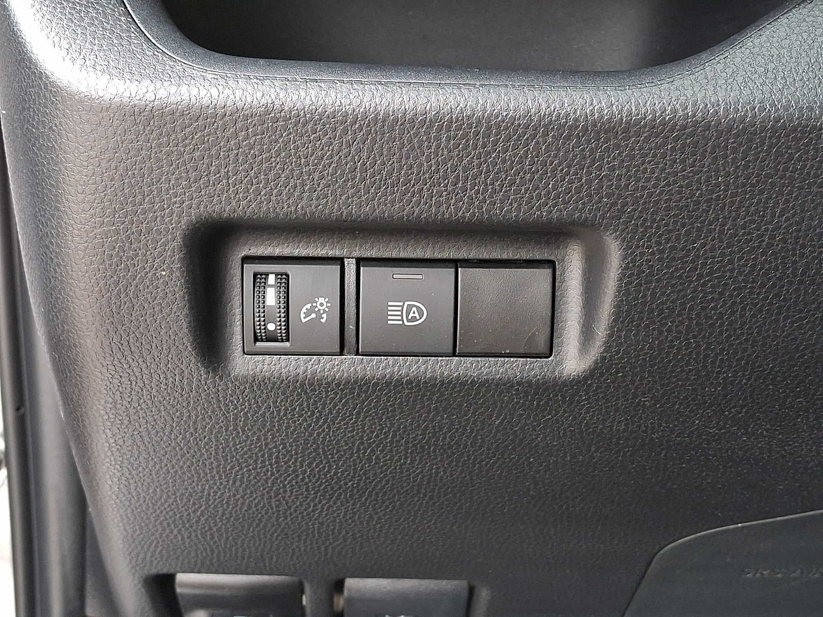 Thumbnail: 2025 Toyota RAV4 - 27