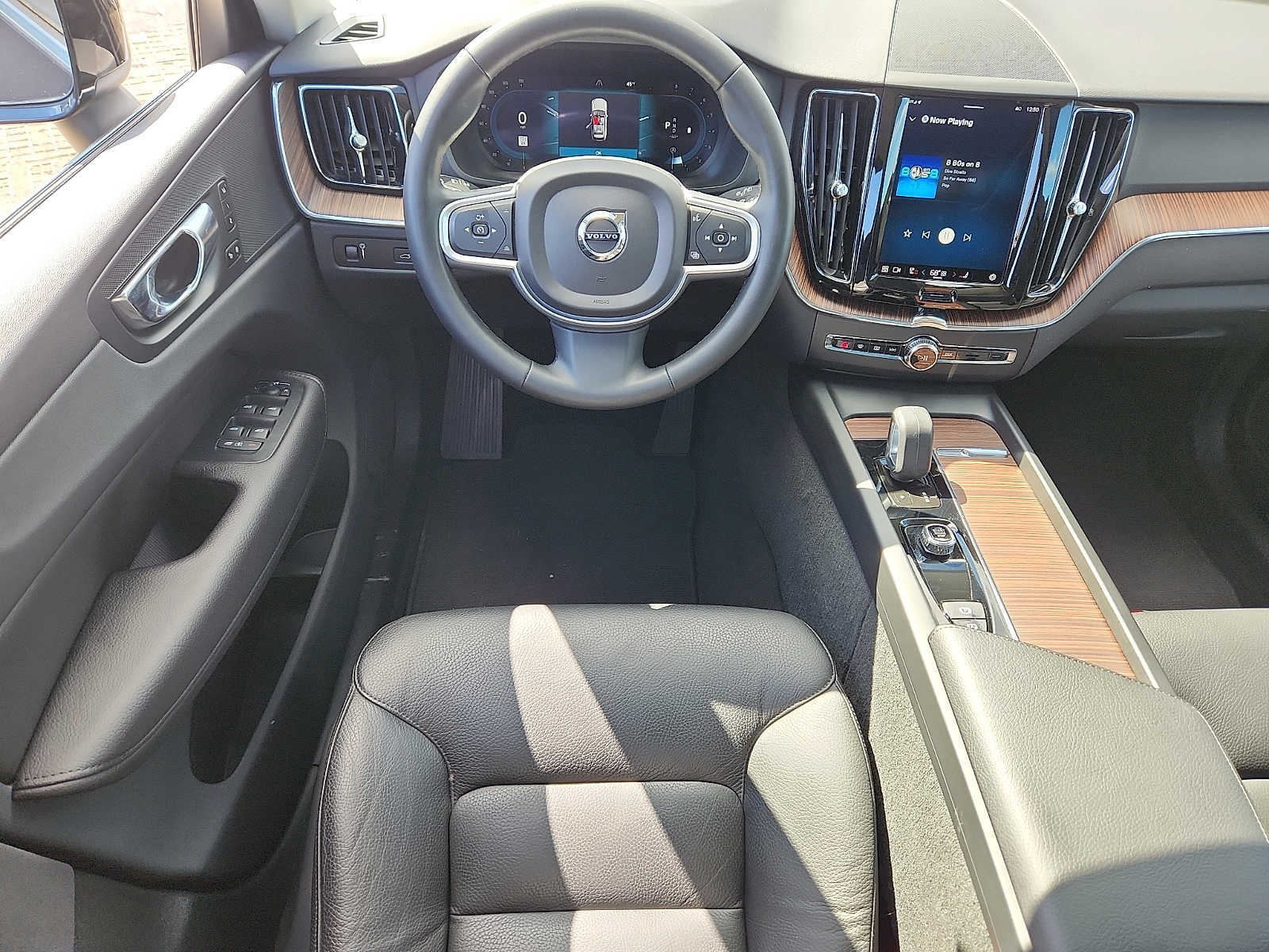 Thumbnail: 2022 Volvo XC60 - 12