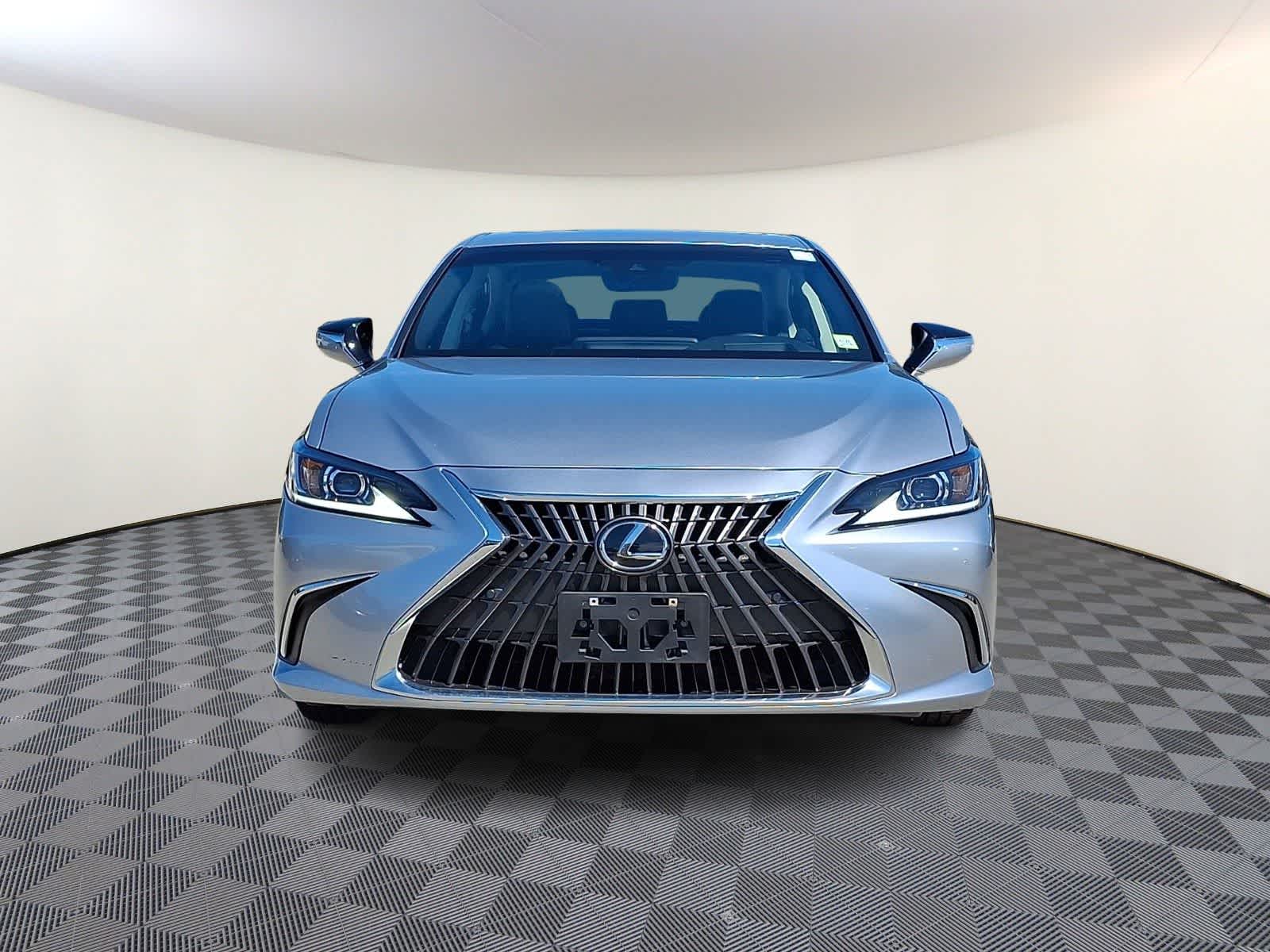 Thumbnail: 2024 Lexus ES - 3