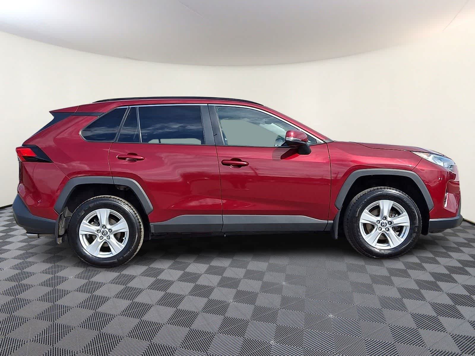 Thumbnail: 2021 Toyota RAV4 - 10