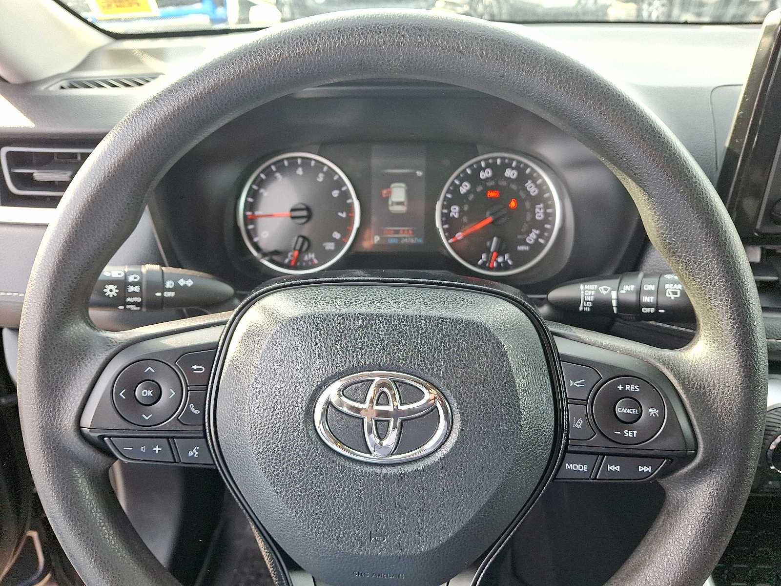 Thumbnail: 2020 Toyota RAV4 - 21