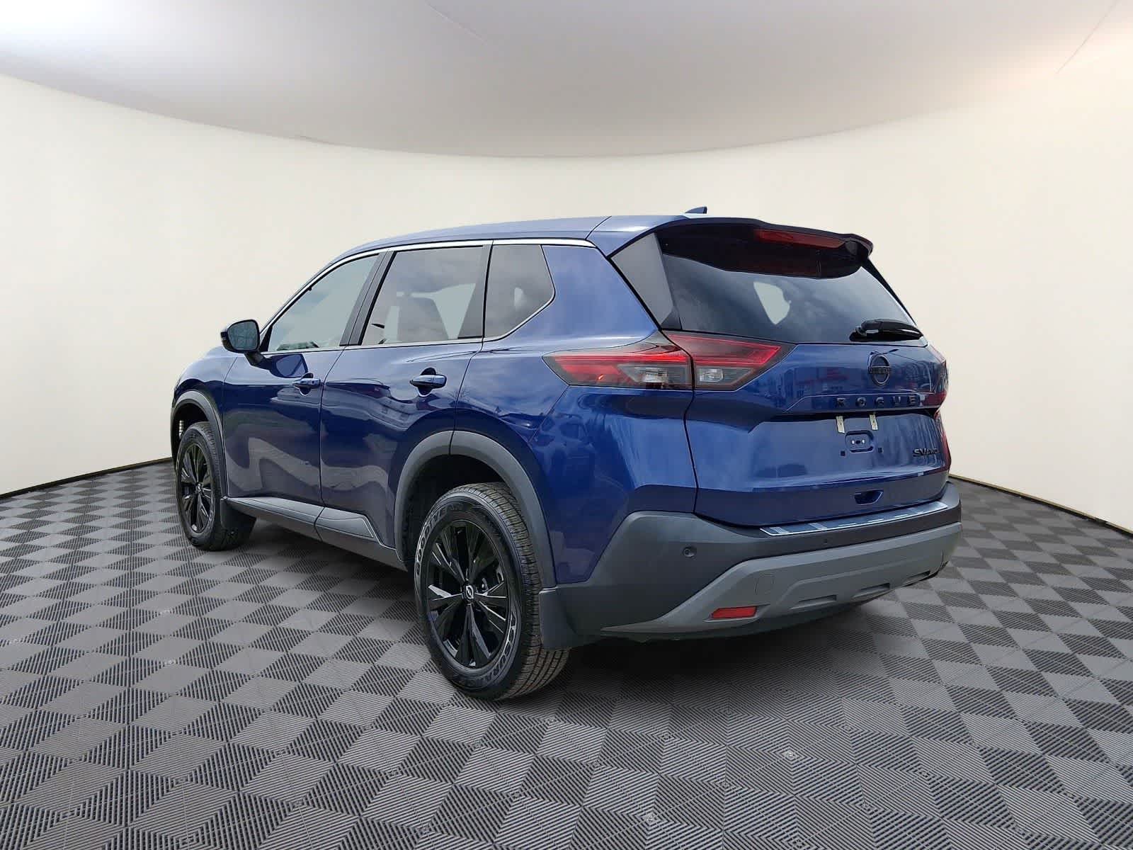 Thumbnail: 2022 Nissan Rogue - 7