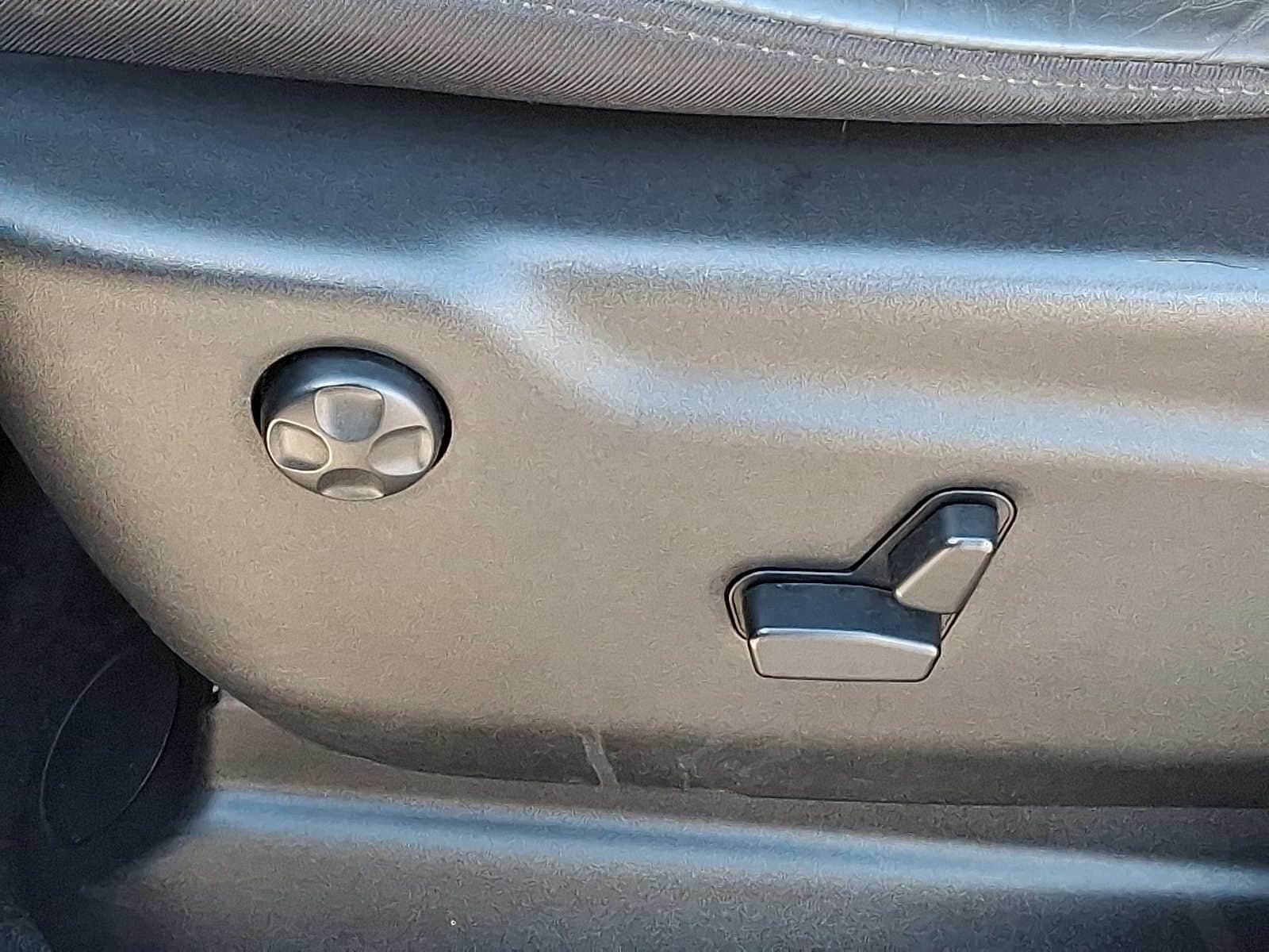 Thumbnail: 2019 Dodge Durango - 23