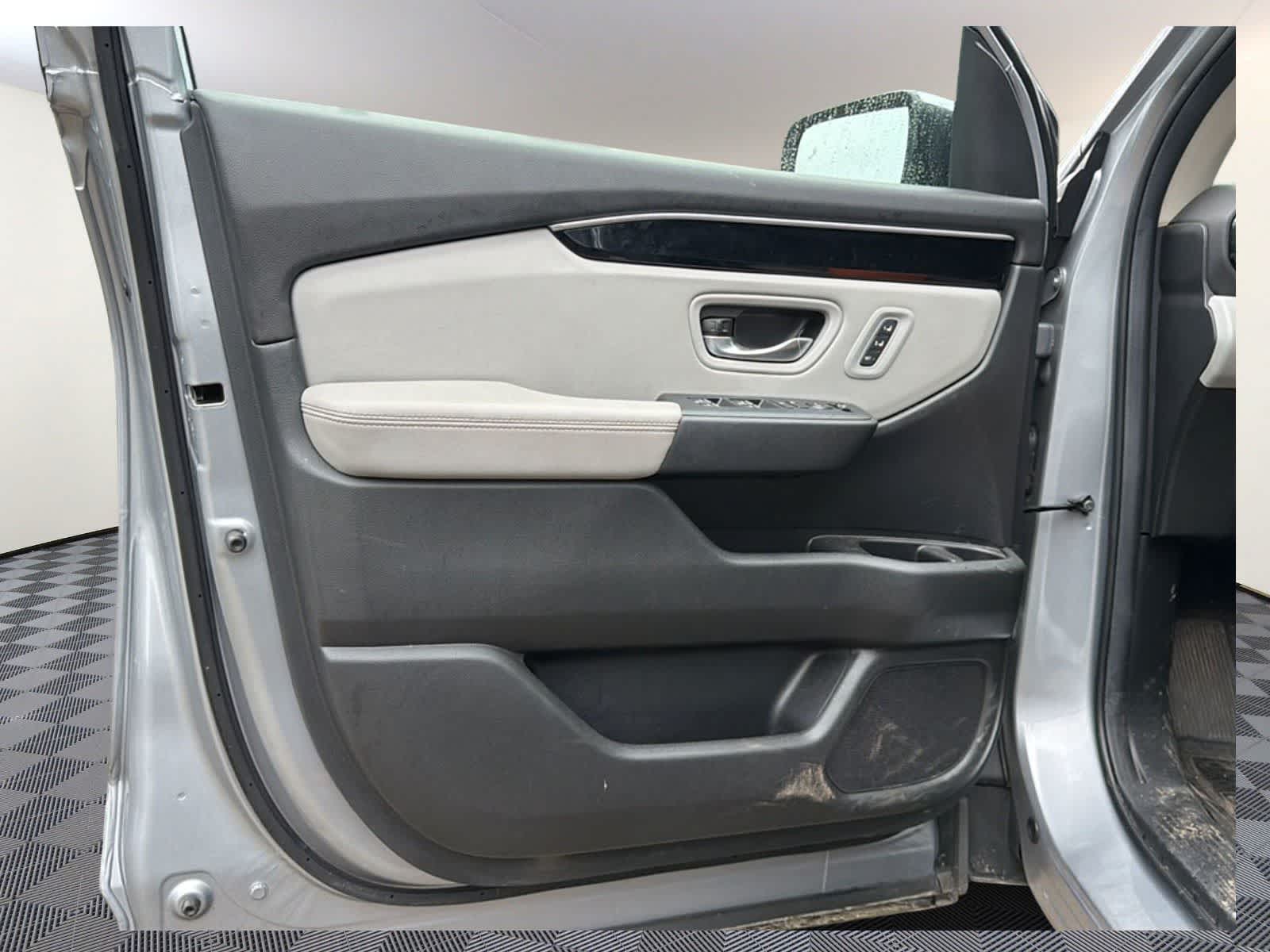 Thumbnail: 2025 Honda Pilot - 8