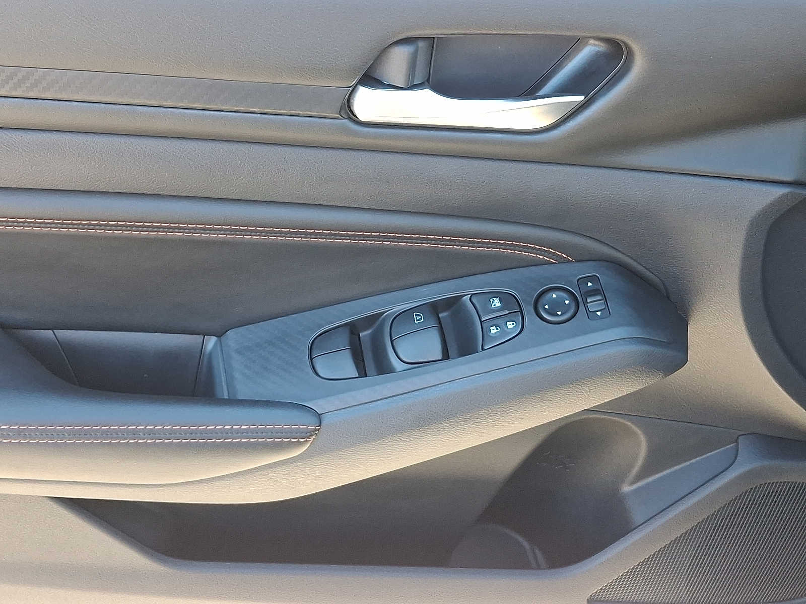 Thumbnail: 2020 Nissan Altima - 11