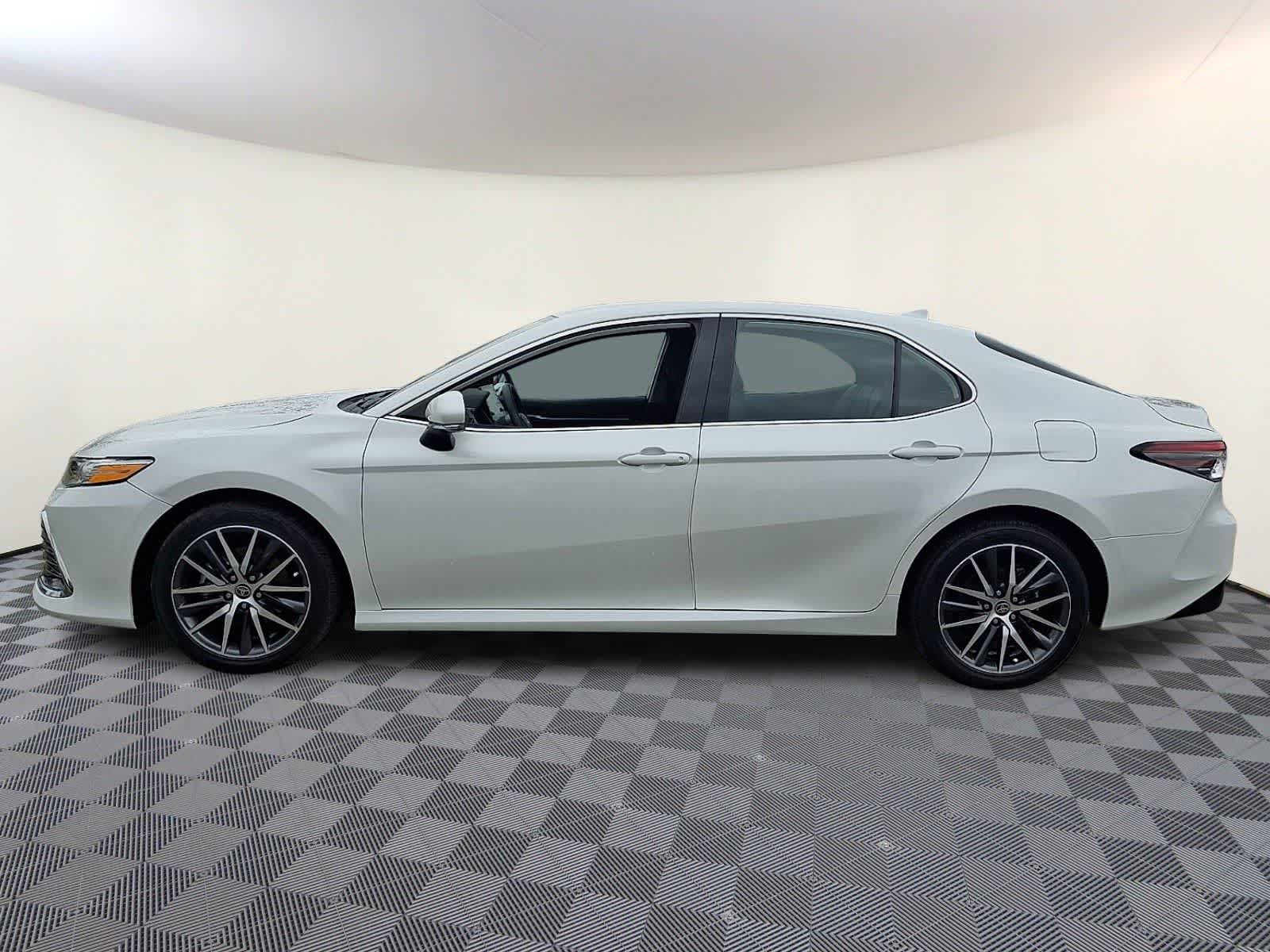 Thumbnail: 2024 Toyota Camry - 10