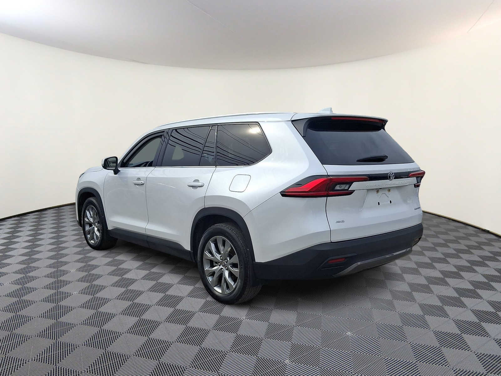 Thumbnail: 2024 Toyota Grand Highlander - 9