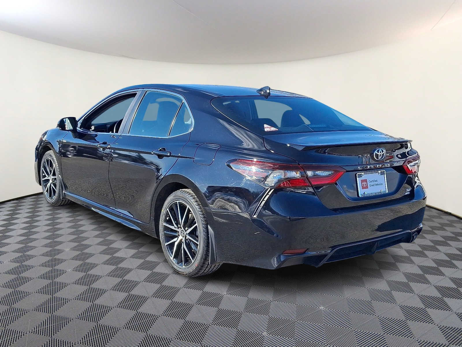 Thumbnail: 2024 Toyota Camry - 9