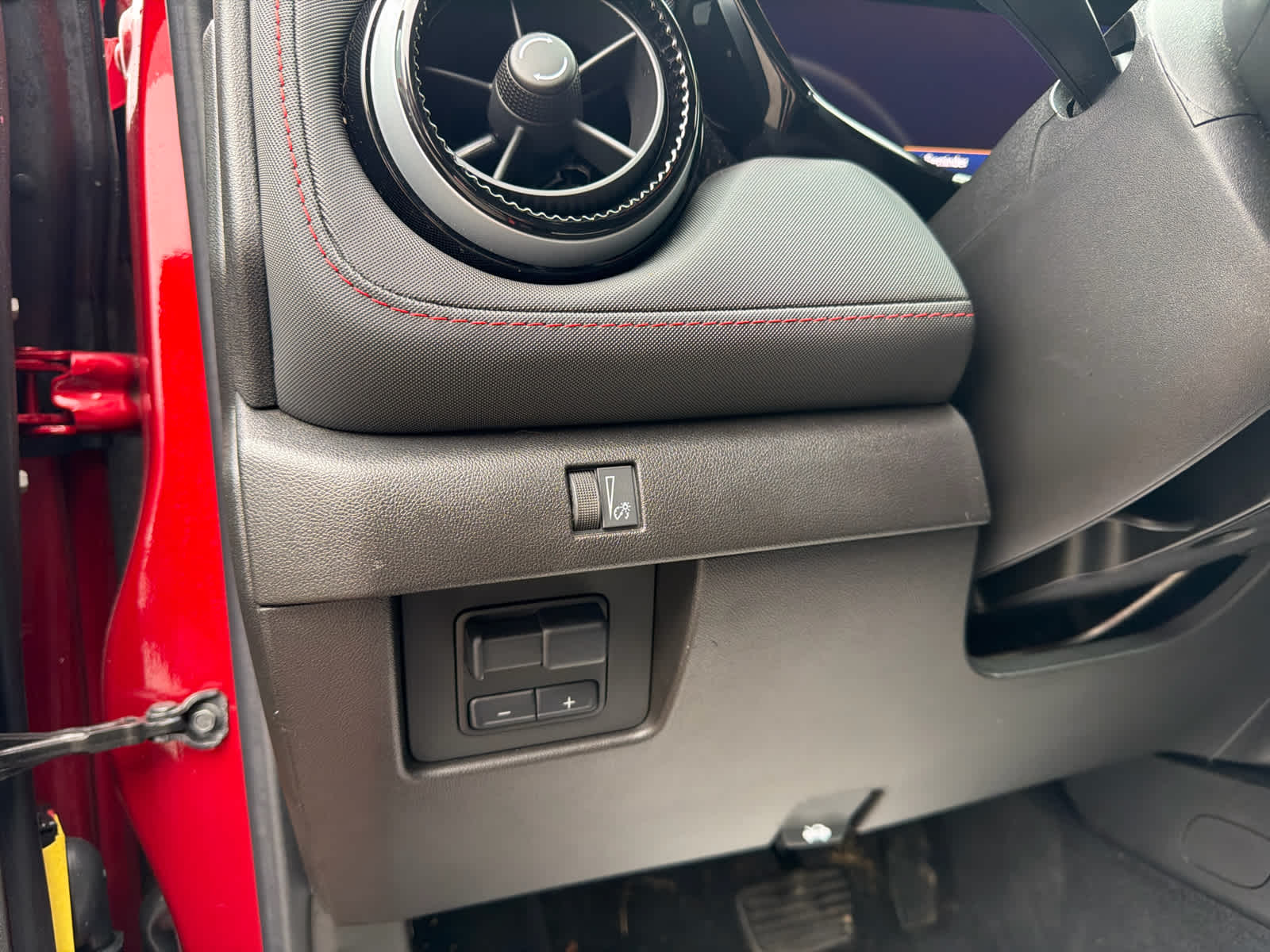 Thumbnail: 2024 Chevrolet Colorado - 21