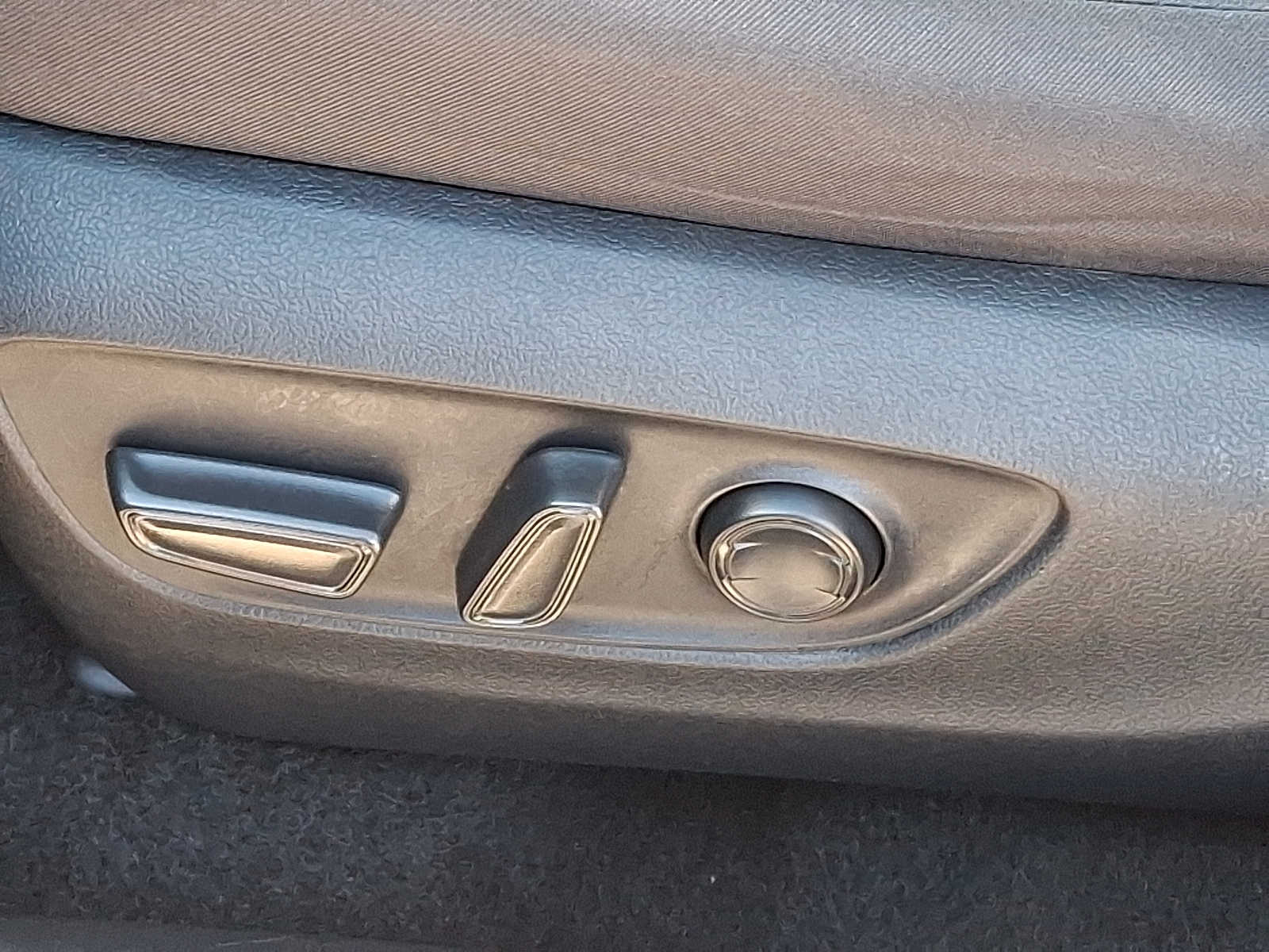 Thumbnail: 2025 Toyota RAV4 - 28