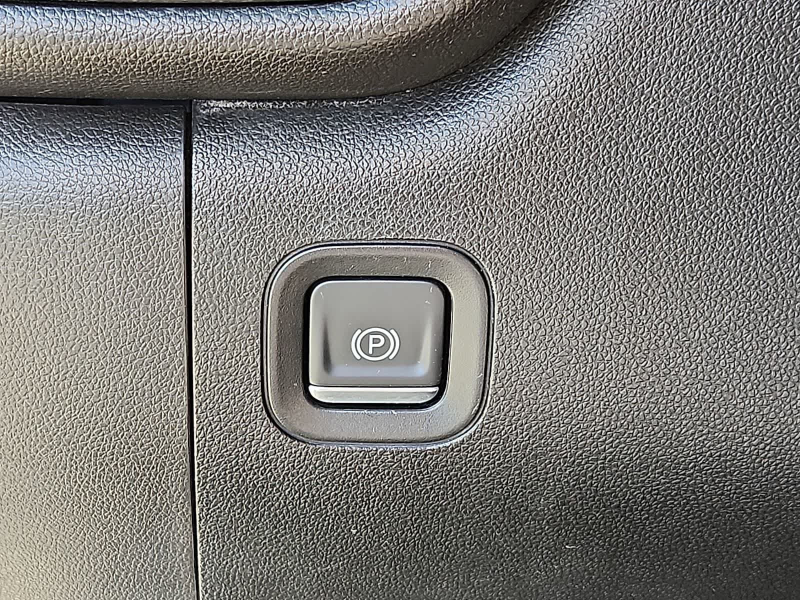 Thumbnail: 2020 Chevrolet Silverado 1500 - 24