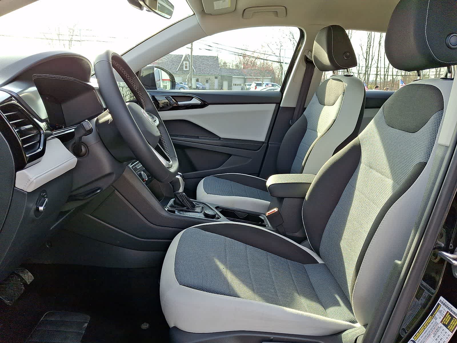 Thumbnail: 2025 Volkswagen Taos - 13