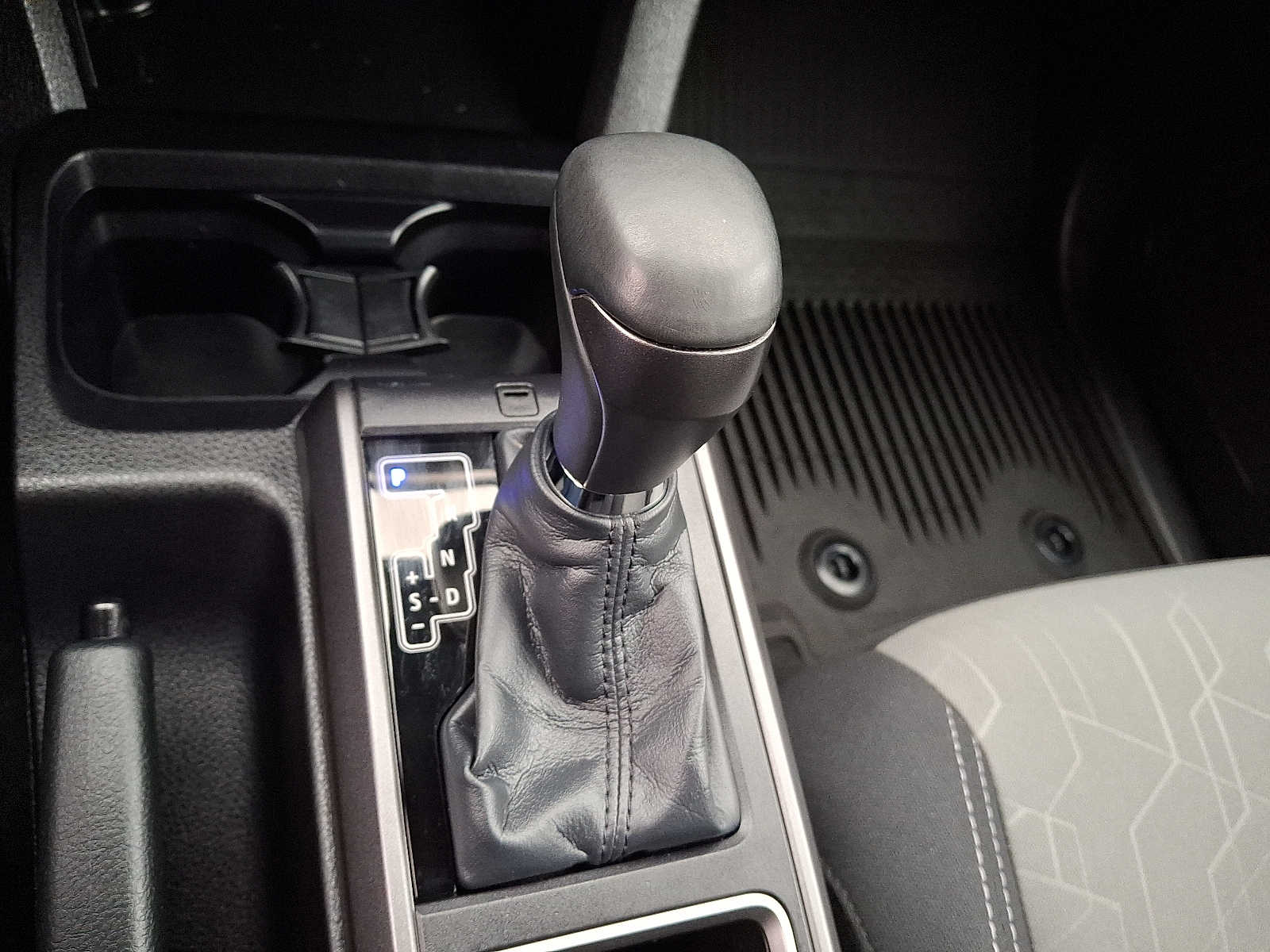 Thumbnail: 2022 Toyota Tacoma - 17