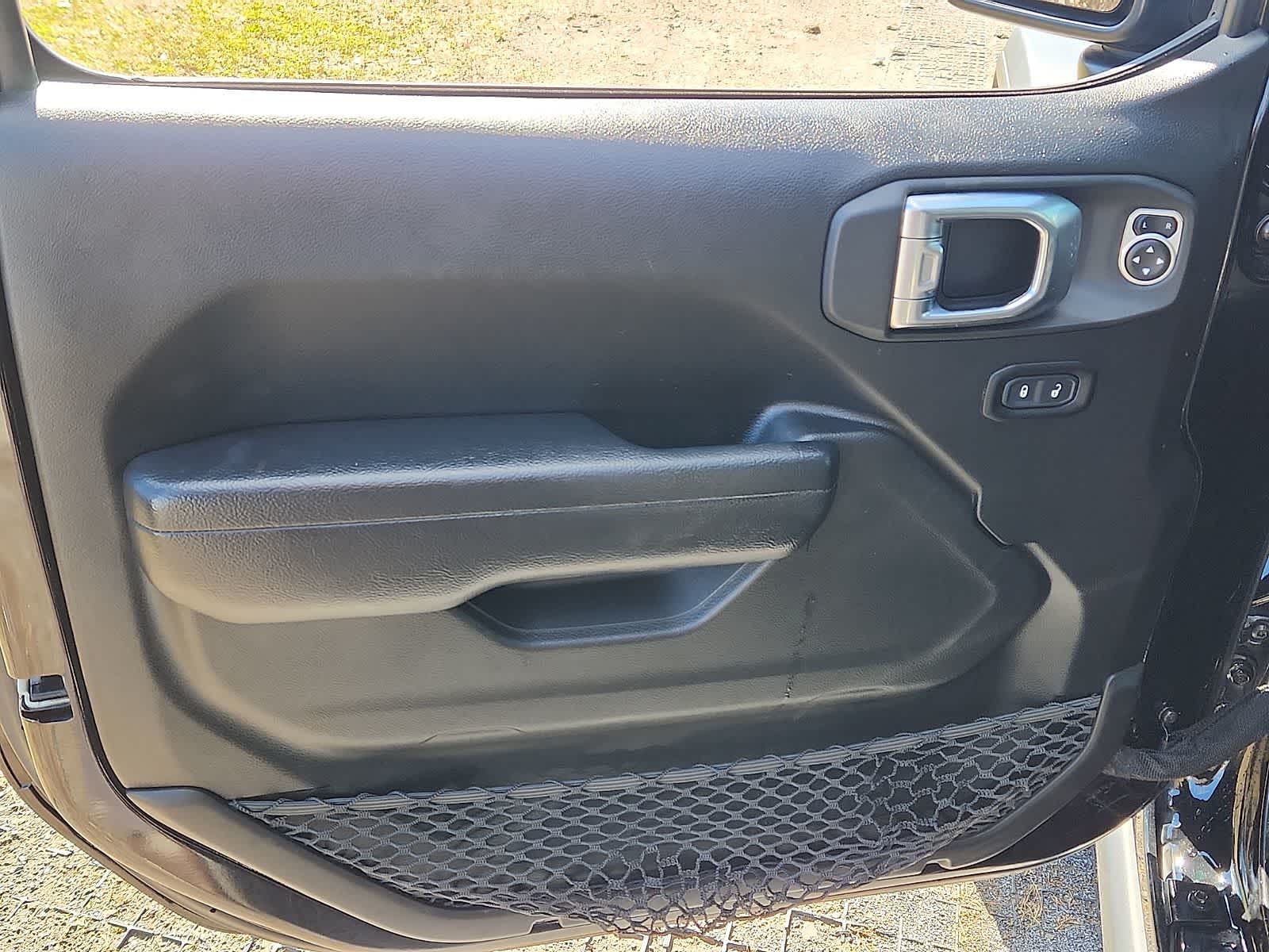 Thumbnail: 2023 Jeep Gladiator - 13