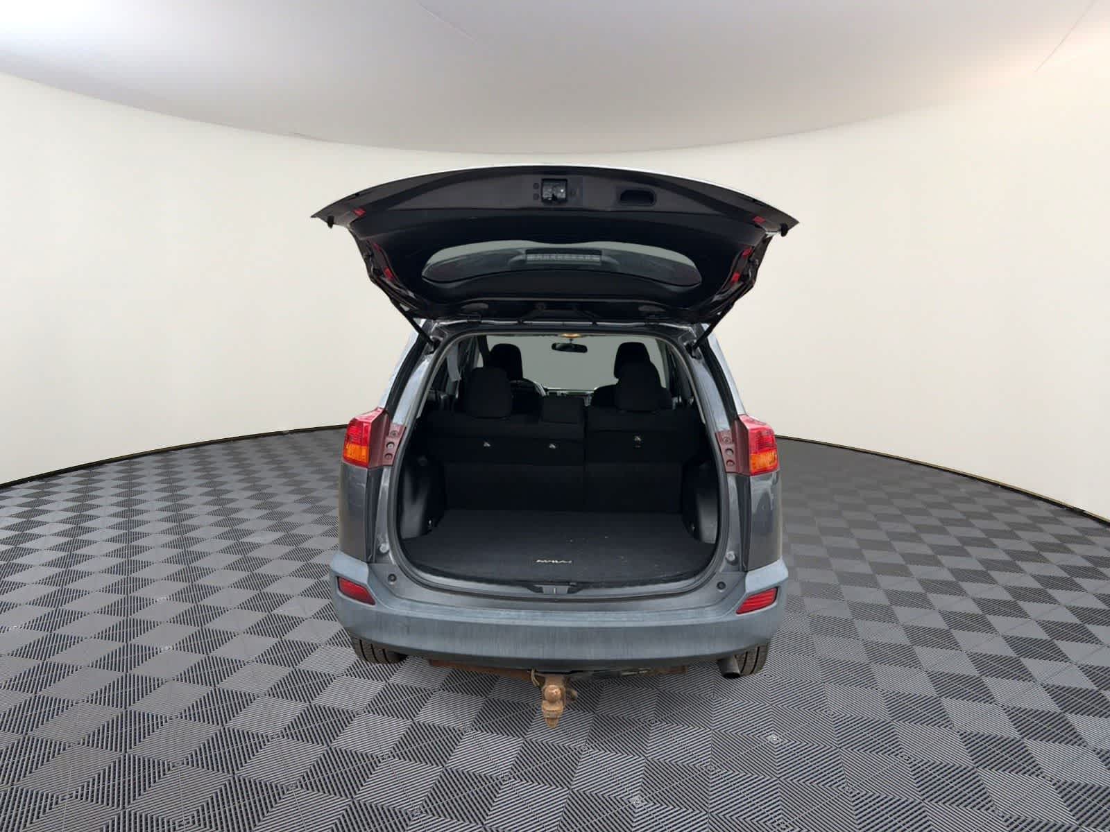 Thumbnail: 2015 Toyota RAV4 - 8