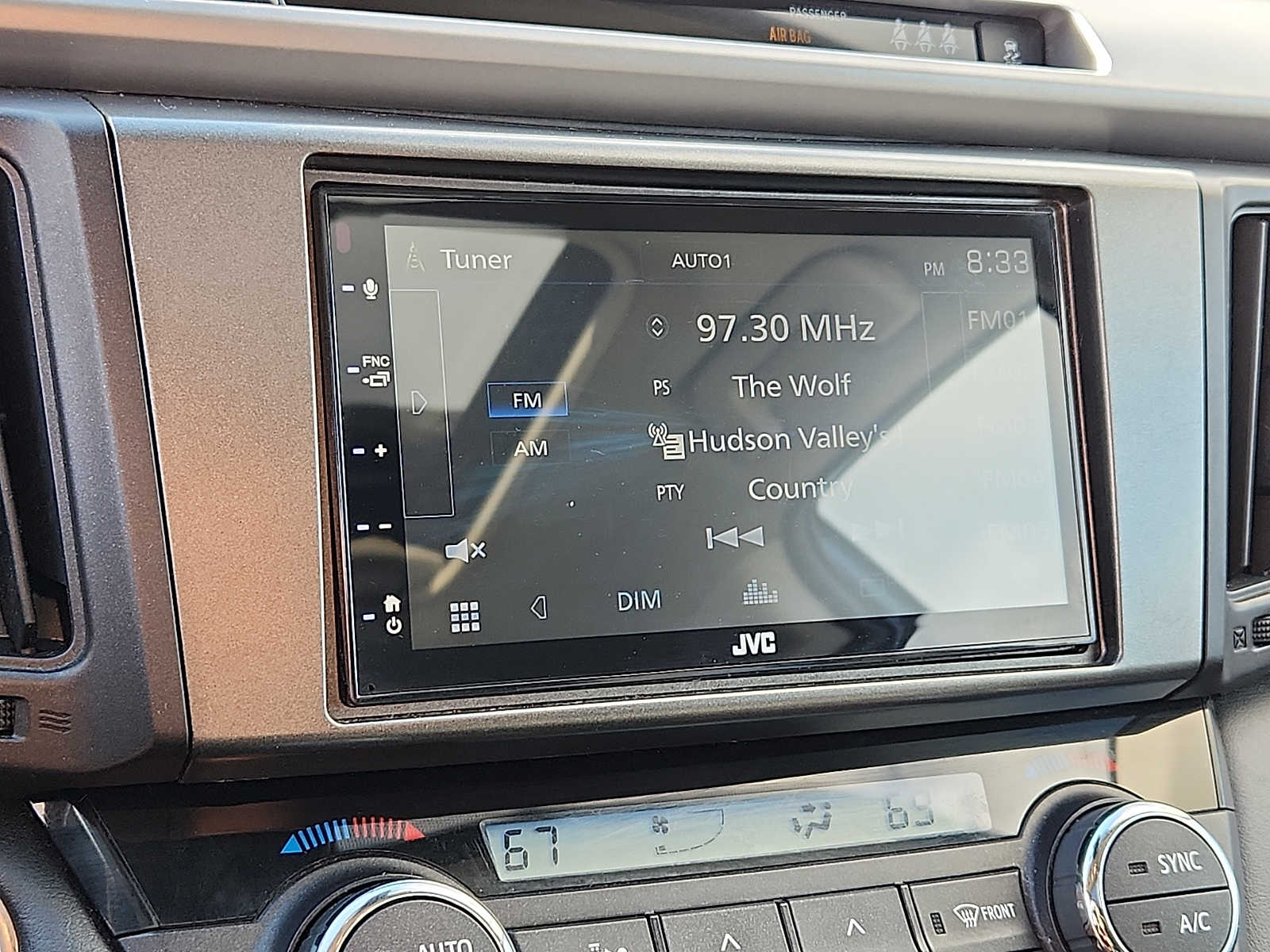 Thumbnail: 2017 Toyota RAV4 - 20