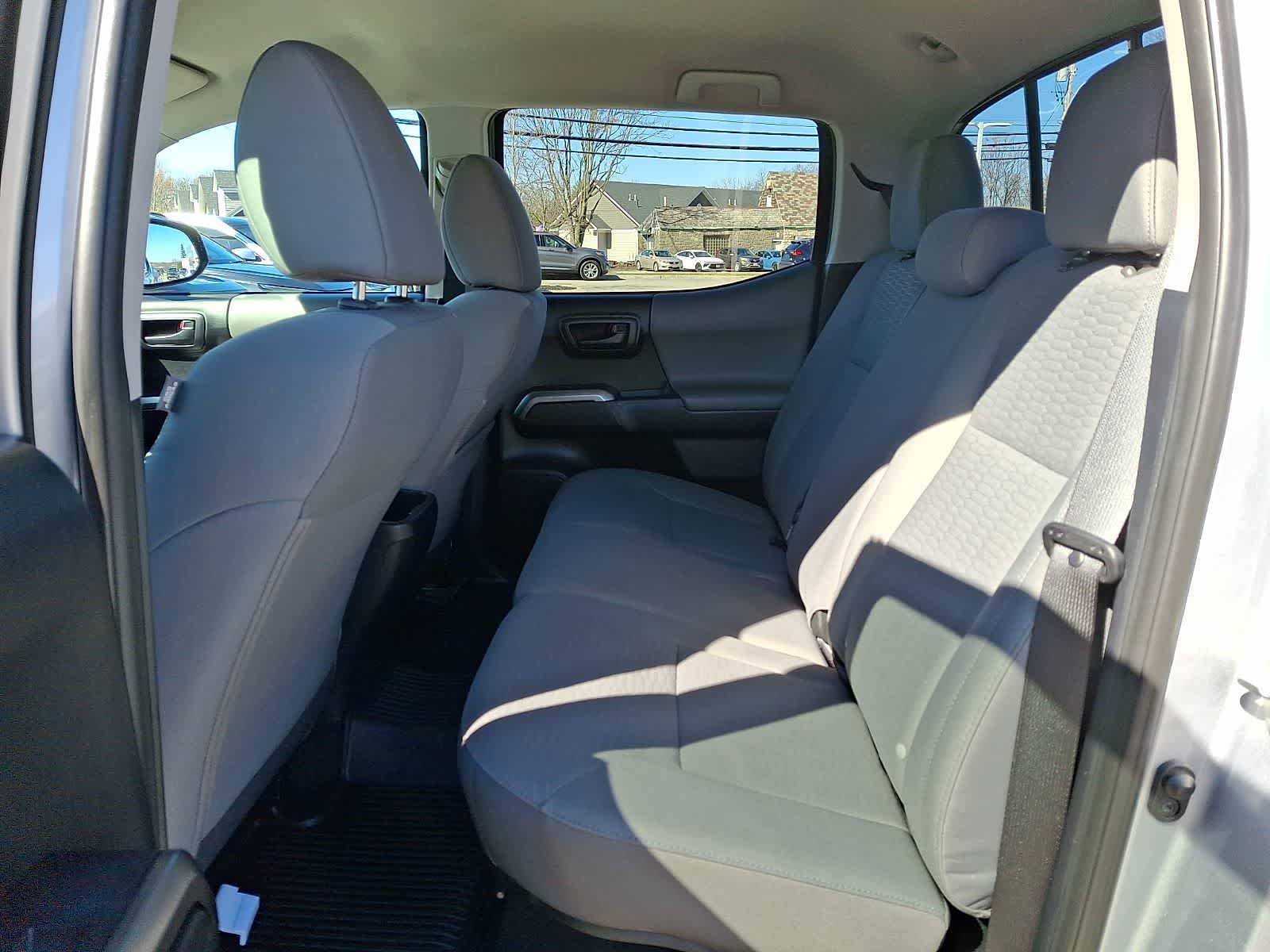 Thumbnail: 2018 Toyota Tacoma - 12